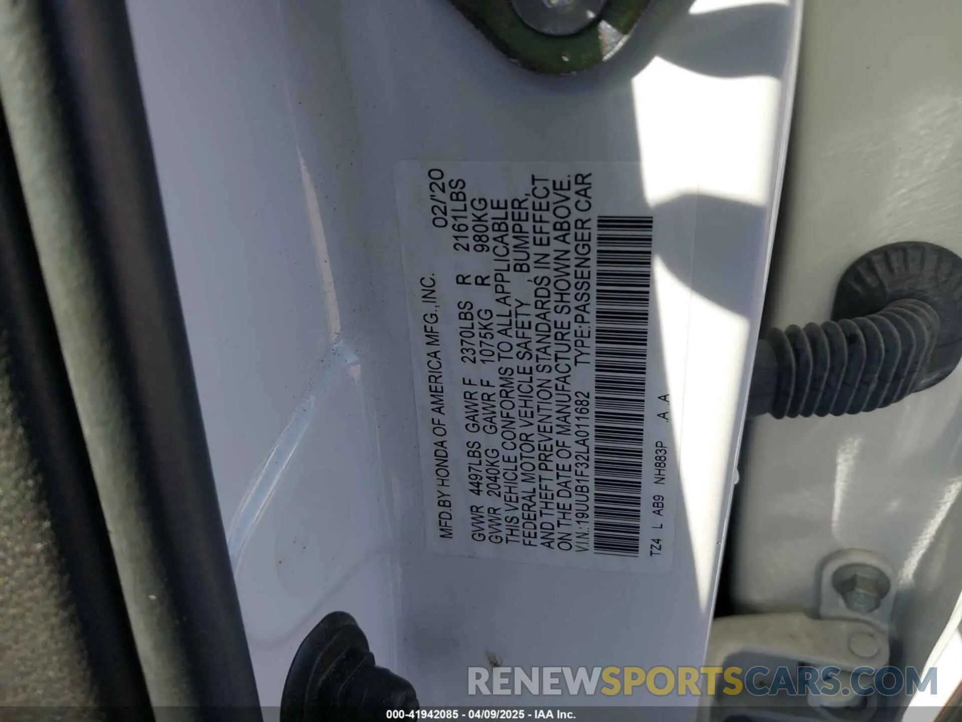 9 Photograph of a damaged car 19UUB1F32LA011682 ACURA TLX 2020