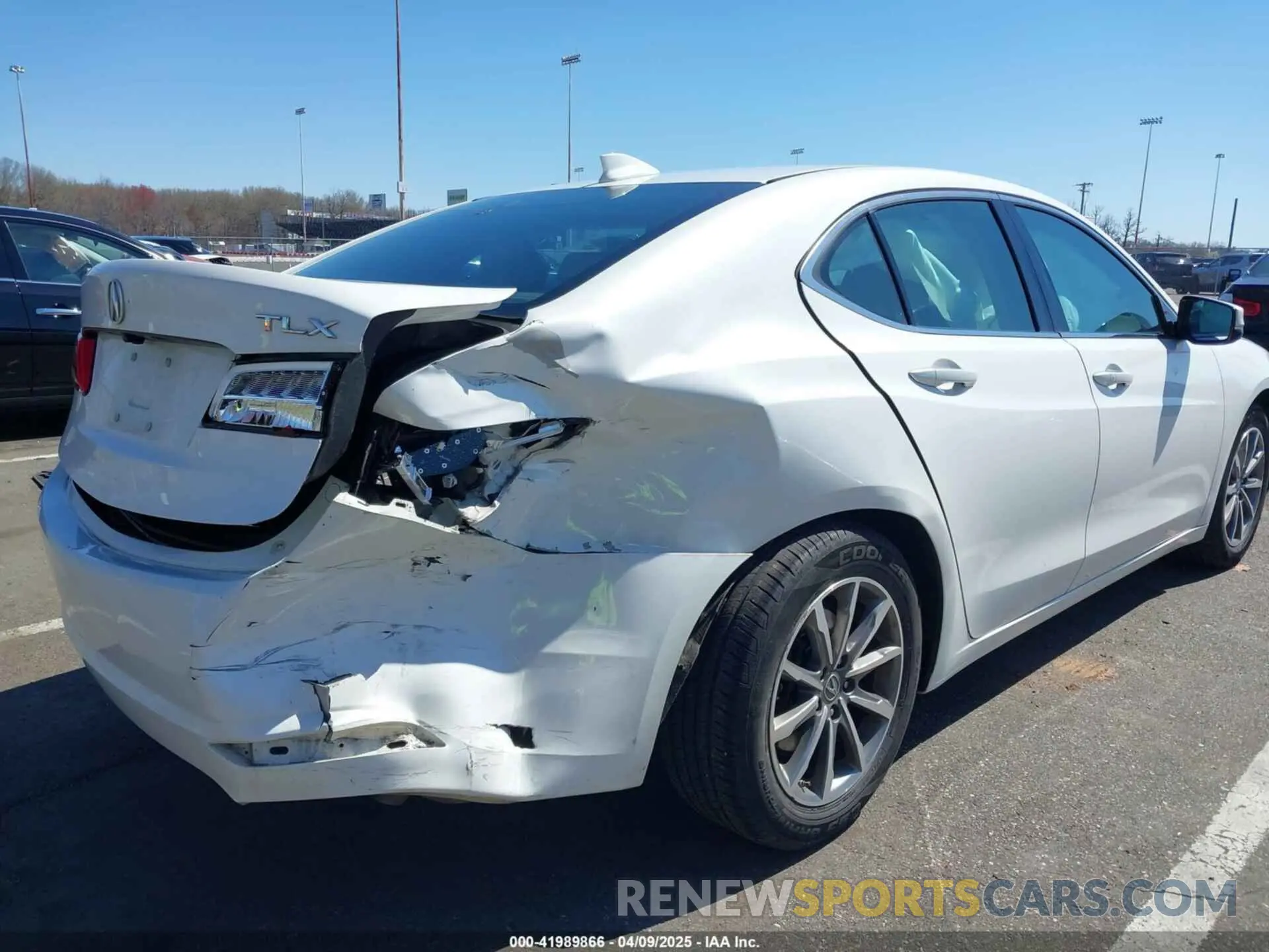 6 Photograph of a damaged car 19UUB1F35LA011126 ACURA TLX 2020