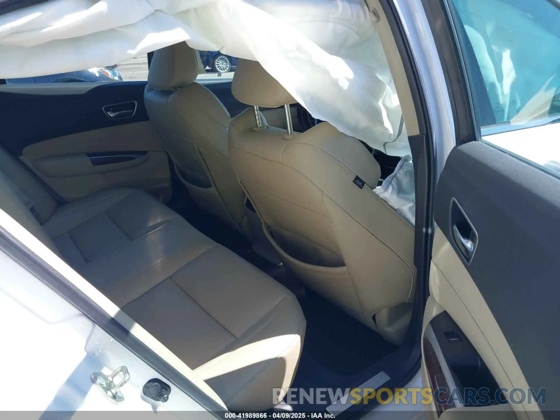 8 Photograph of a damaged car 19UUB1F35LA011126 ACURA TLX 2020