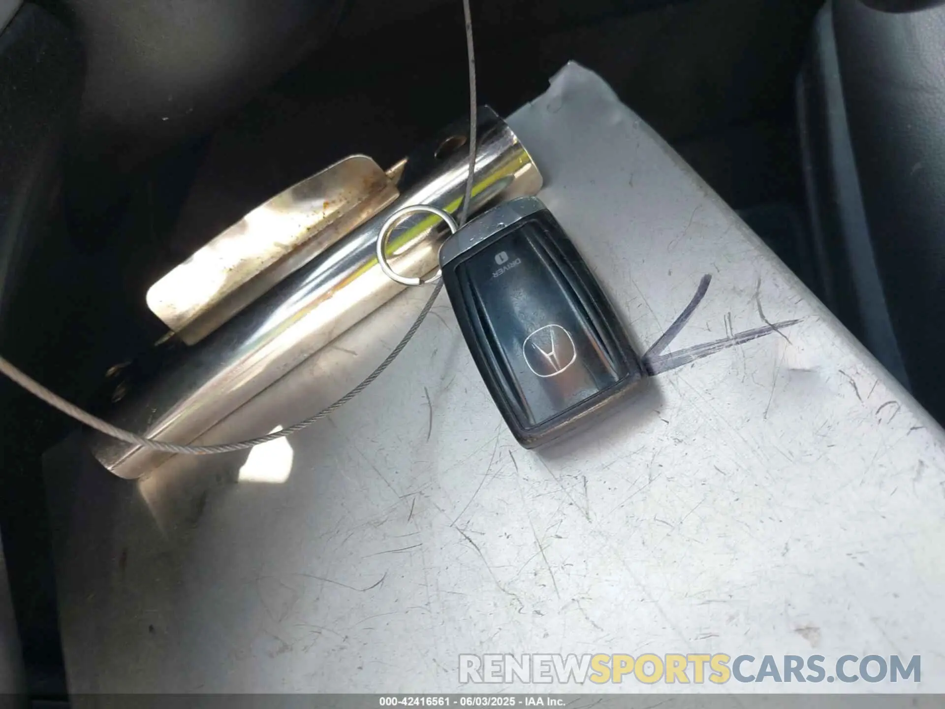 11 Photograph of a damaged car 19UUB1F37LA006932 ACURA TLX 2020