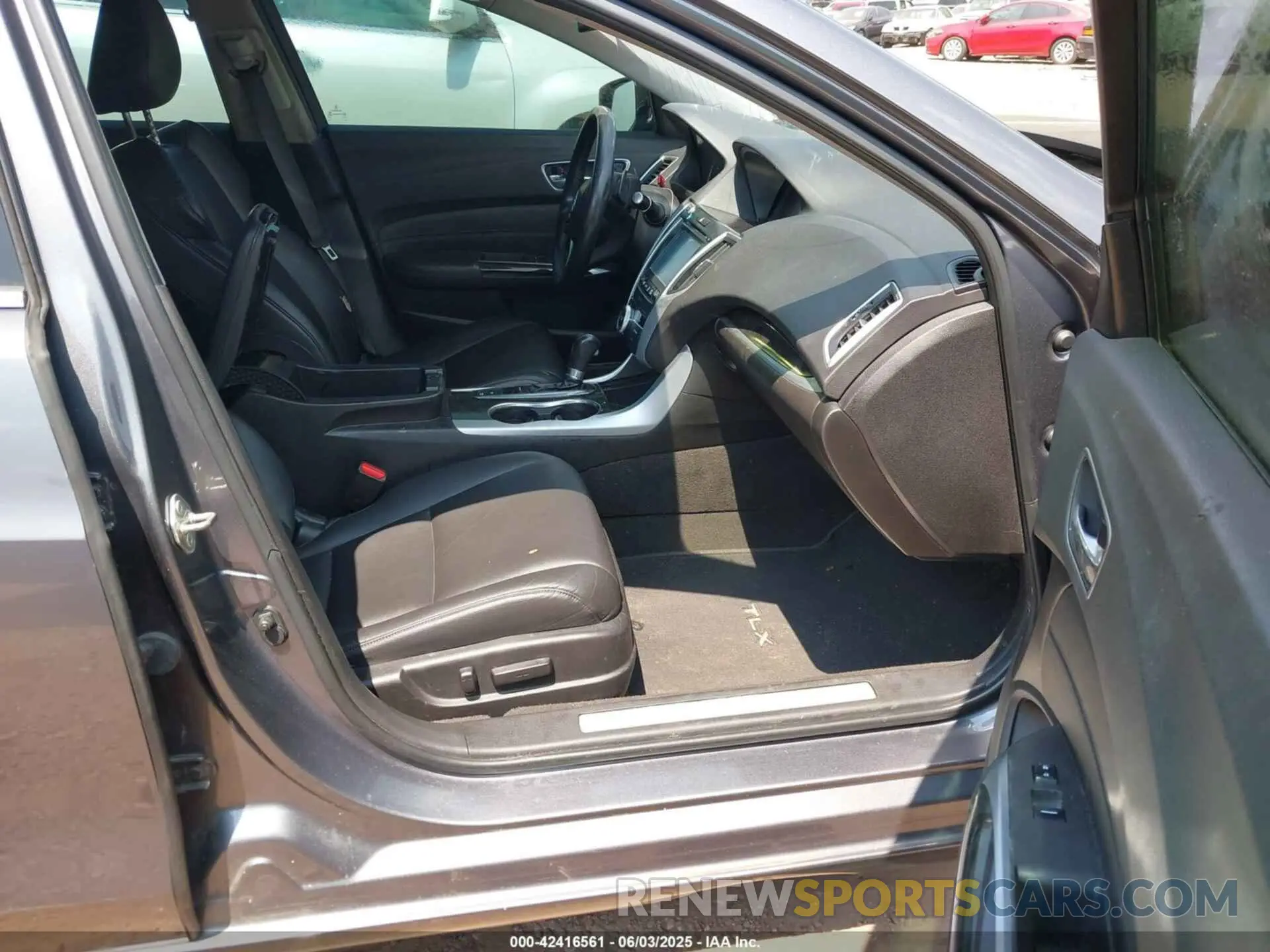 5 Photograph of a damaged car 19UUB1F37LA006932 ACURA TLX 2020