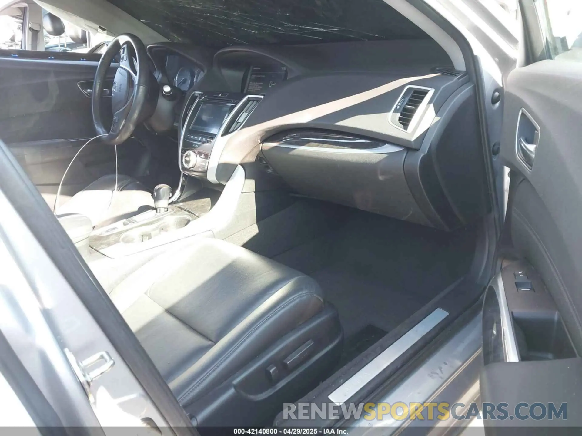 5 Photograph of a damaged car 19UUB1F37LA007627 ACURA TLX 2020