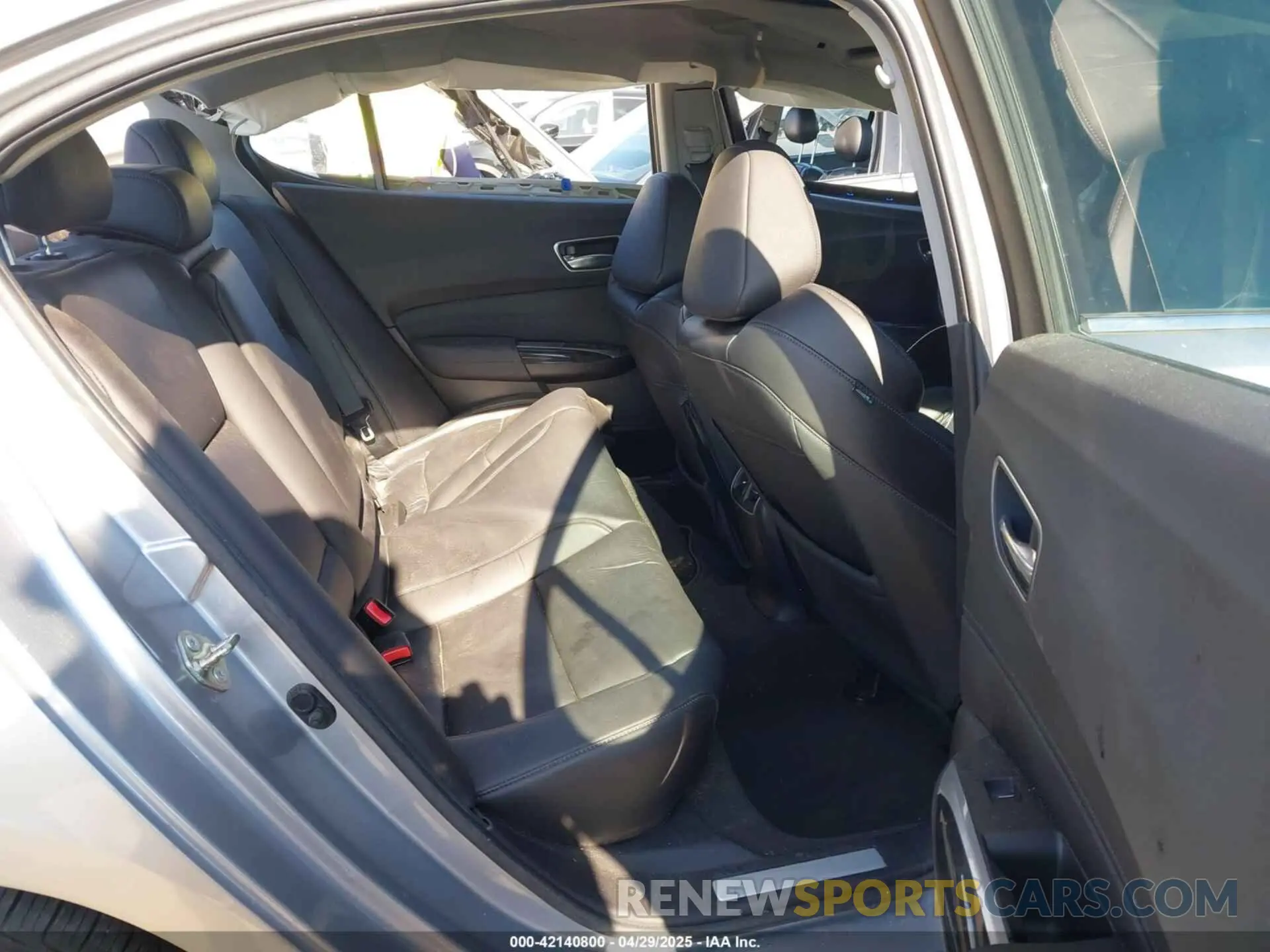 8 Photograph of a damaged car 19UUB1F37LA007627 ACURA TLX 2020