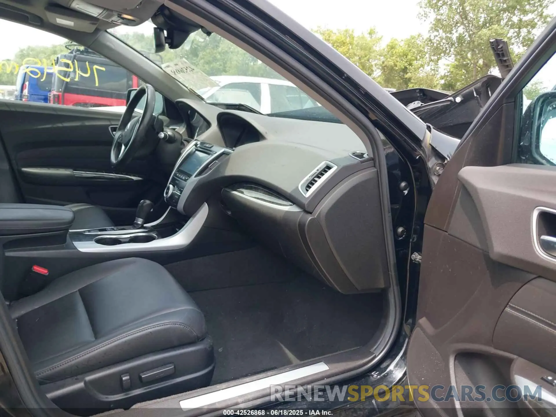 5 Photograph of a damaged car 19UUB1F38LA014280 ACURA TLX 2020