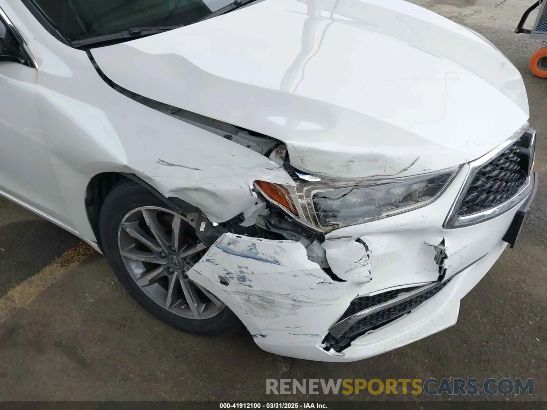 6 Photograph of a damaged car 19UUB1F38LA014988 ACURA TLX 2020