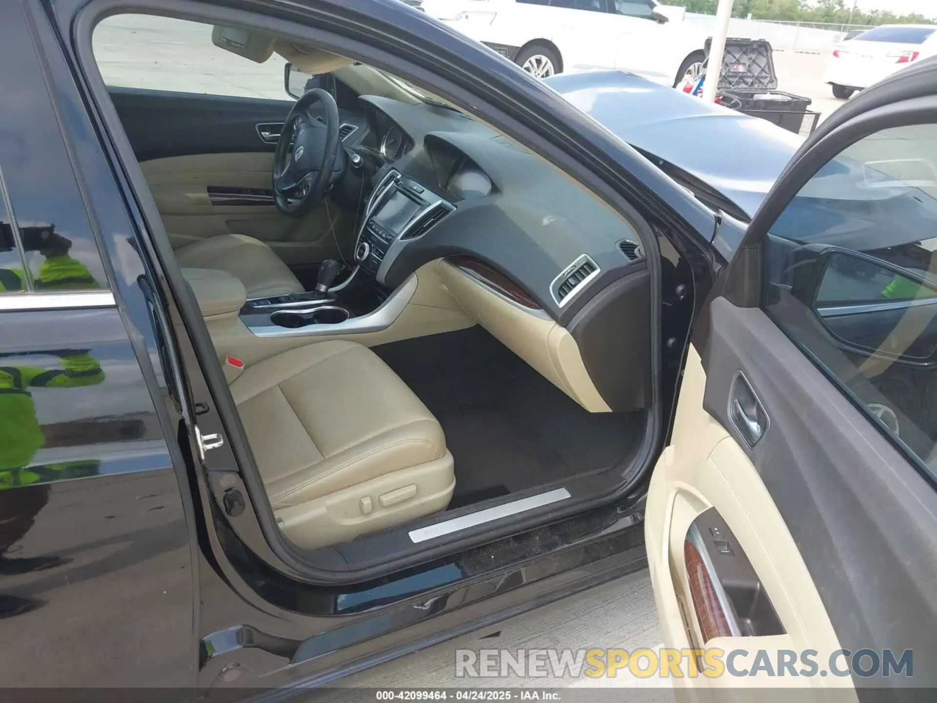 5 Photograph of a damaged car 19UUB1F39LA004521 ACURA TLX 2020