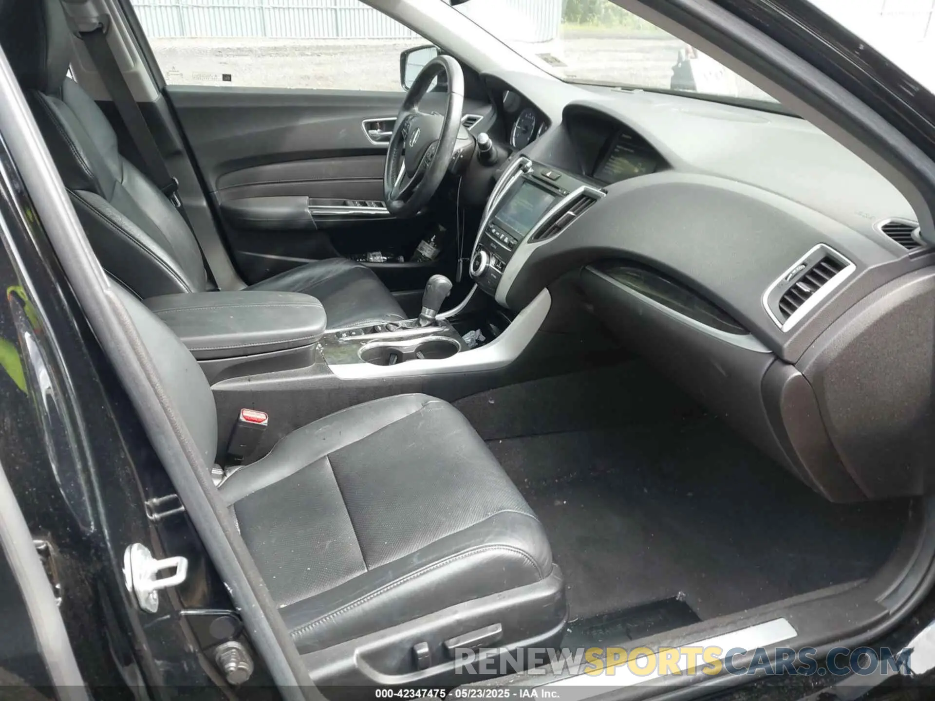 5 Photograph of a damaged car 19UUB1F50LA002285 ACURA TLX 2020
