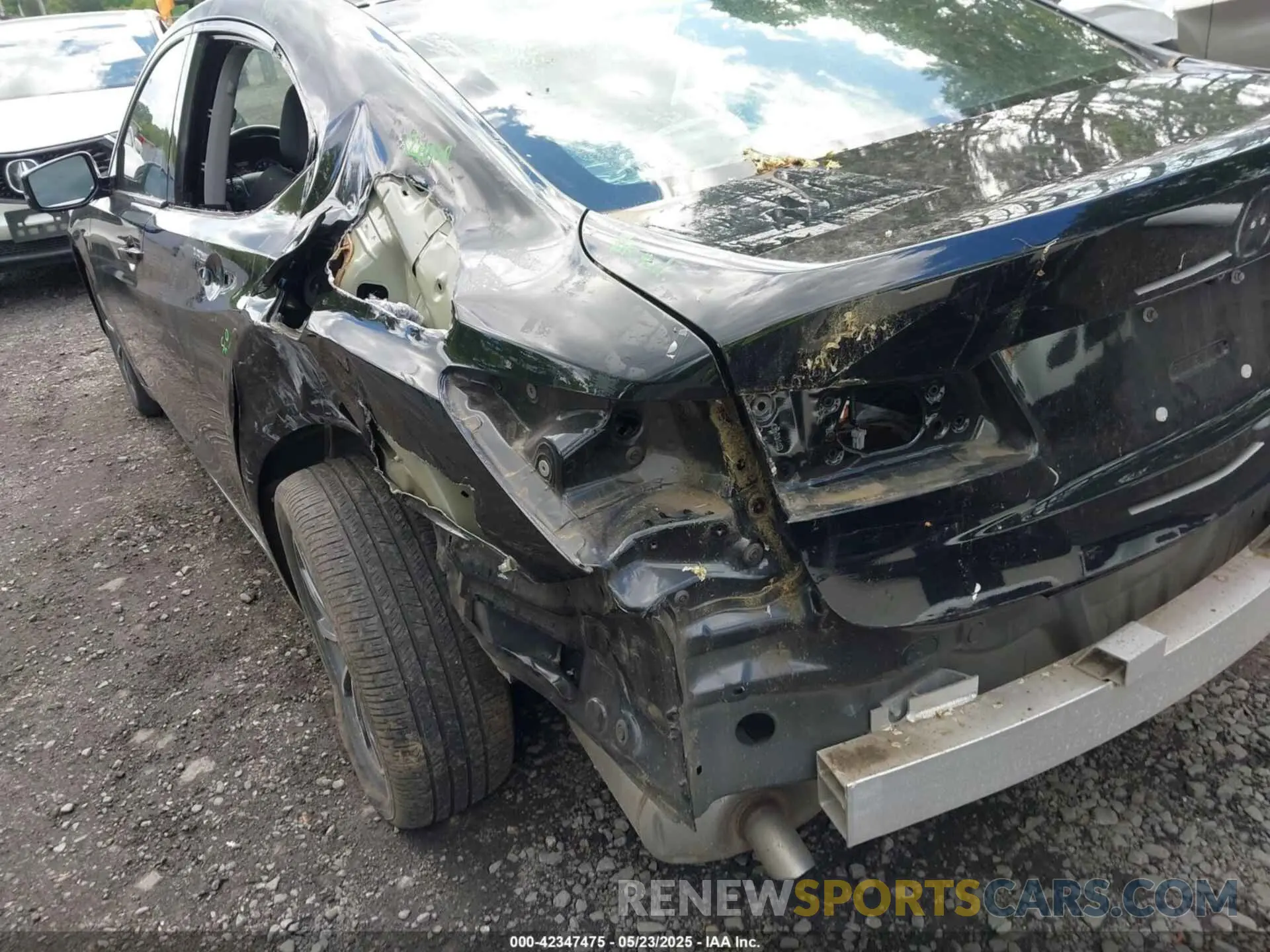 6 Photograph of a damaged car 19UUB1F50LA002285 ACURA TLX 2020