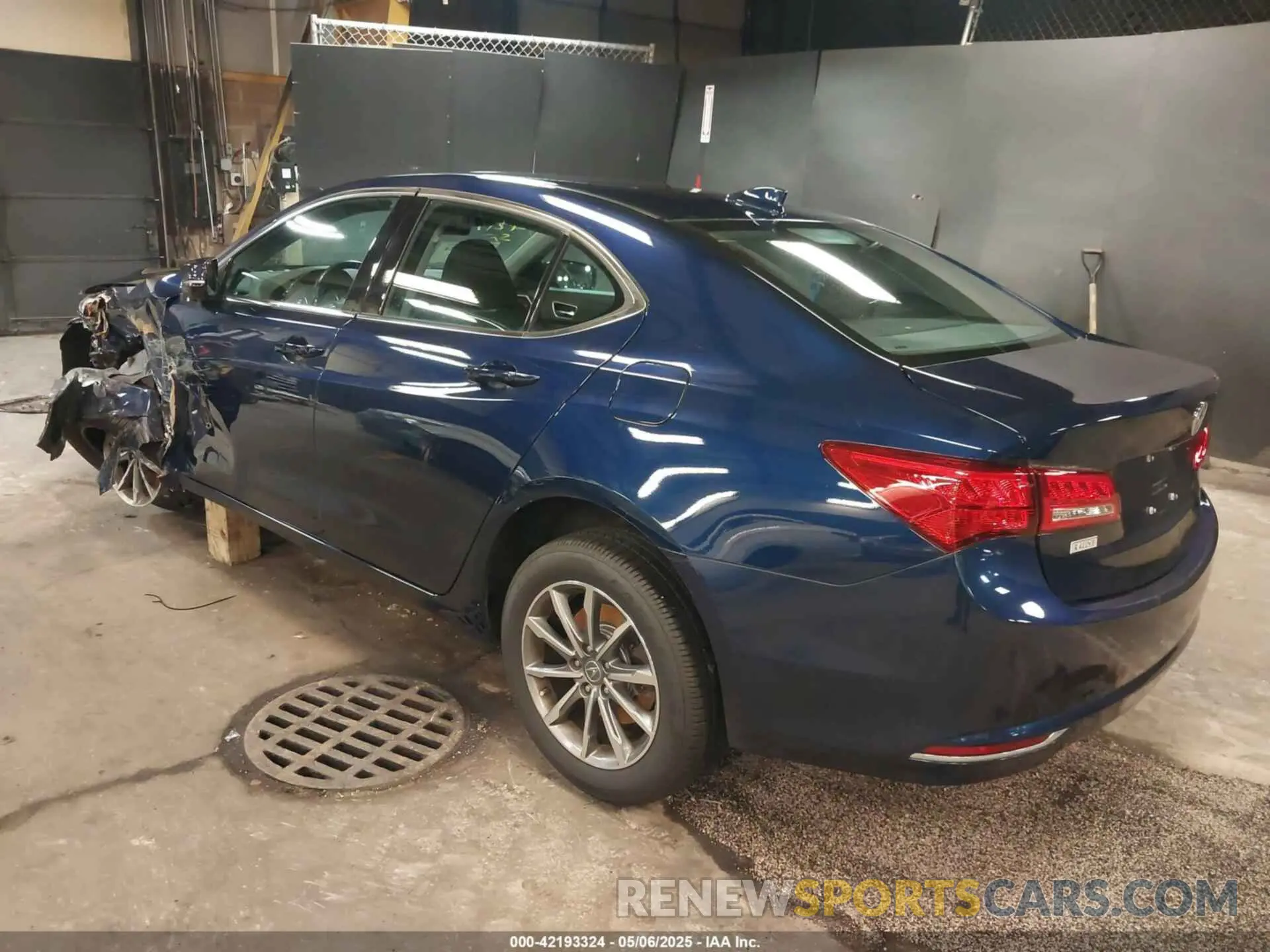 3 Photograph of a damaged car 19UUB1F53LA006637 ACURA TLX 2020