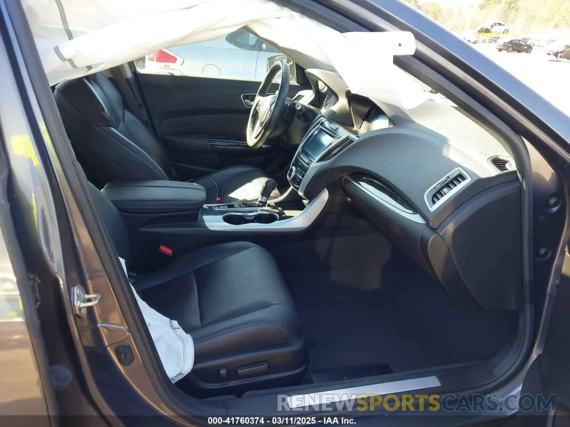 5 Photograph of a damaged car 19UUB1F57LA011789 ACURA TLX 2020