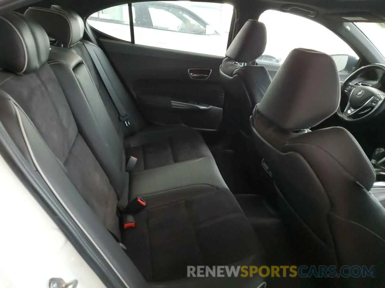 10 Photograph of a damaged car 19UUB1F63LA009904 ACURA TLX 2020