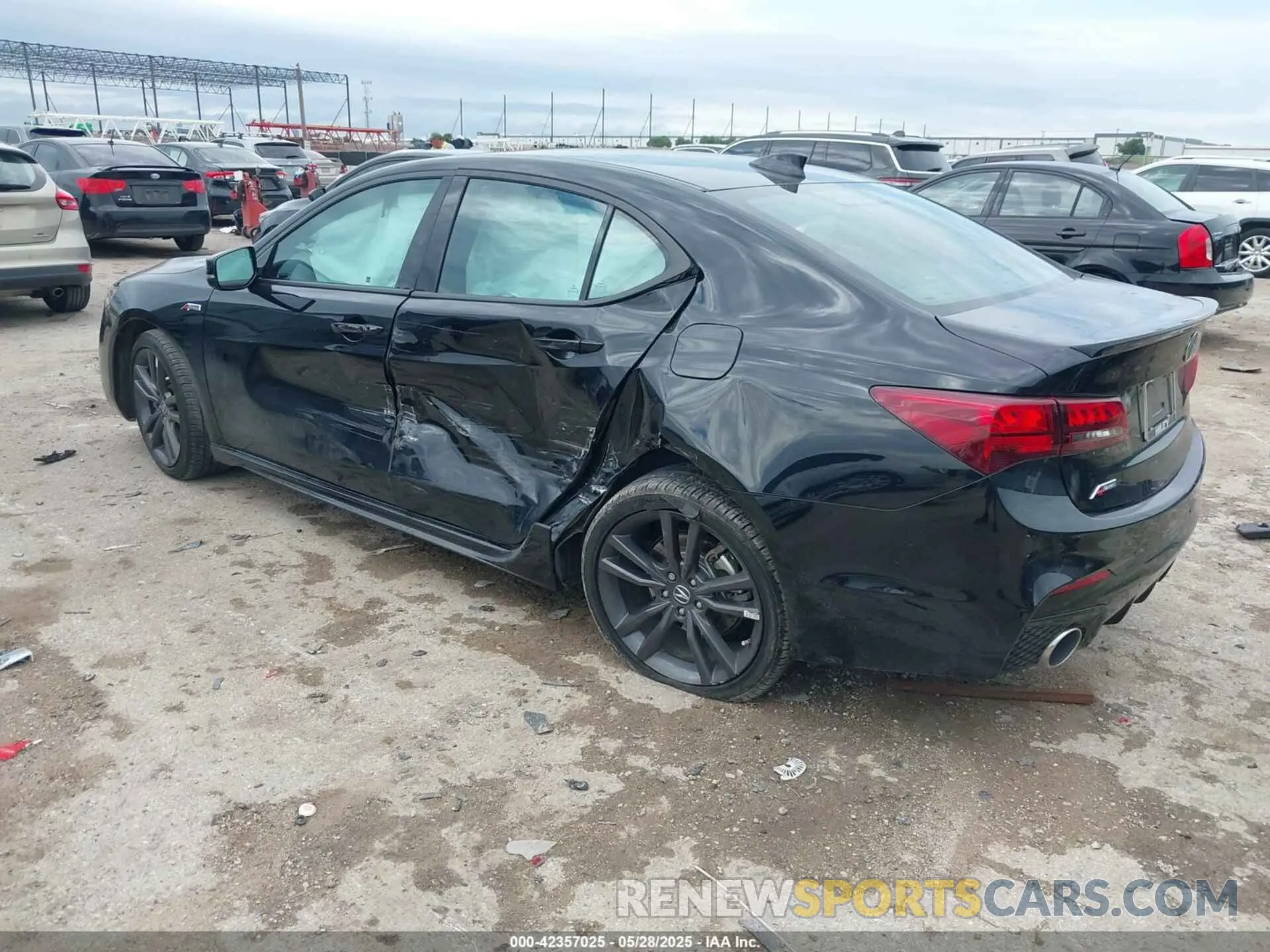 3 Photograph of a damaged car 19UUB1F64LA005943 ACURA TLX 2020