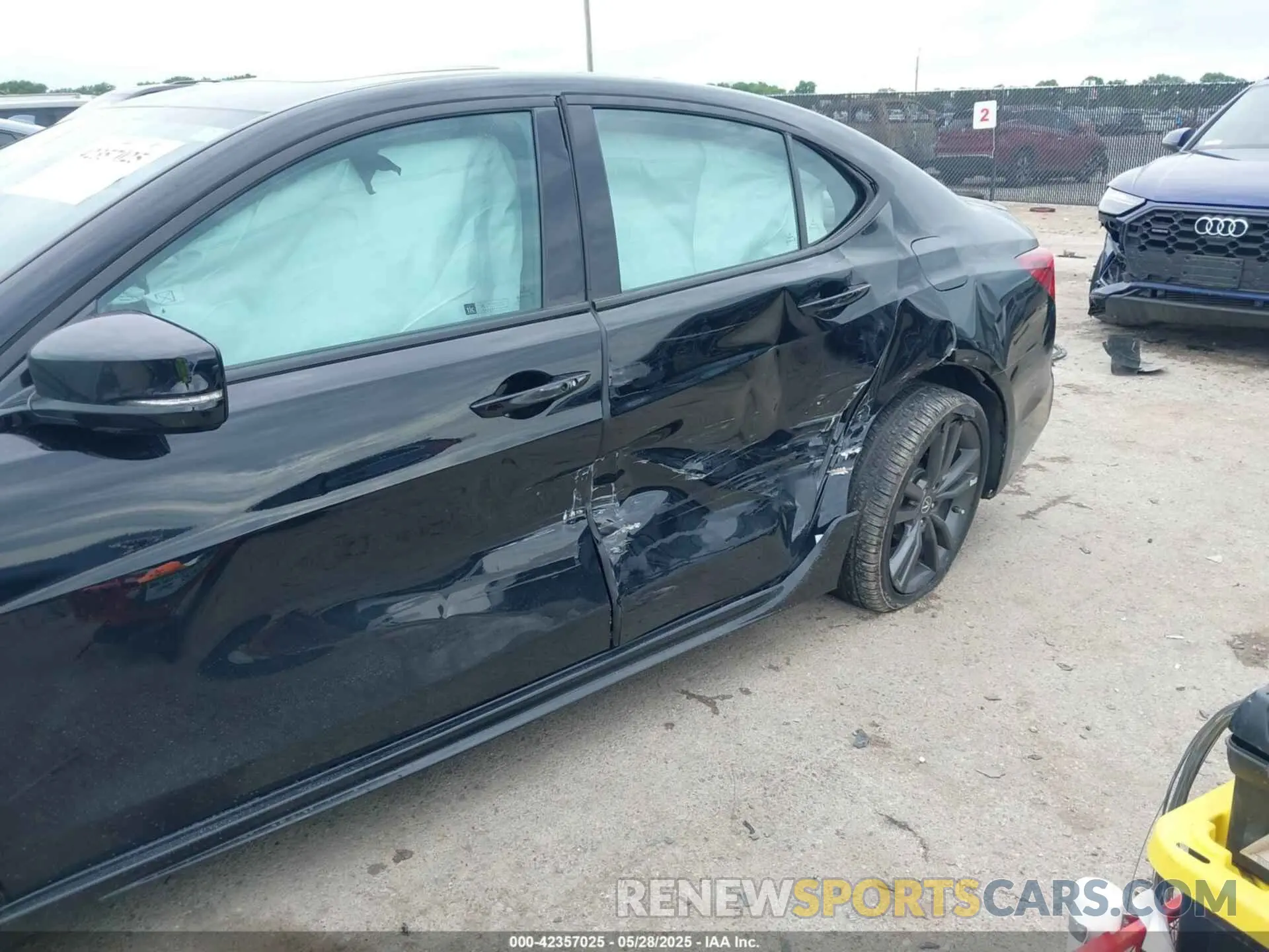6 Photograph of a damaged car 19UUB1F64LA005943 ACURA TLX 2020