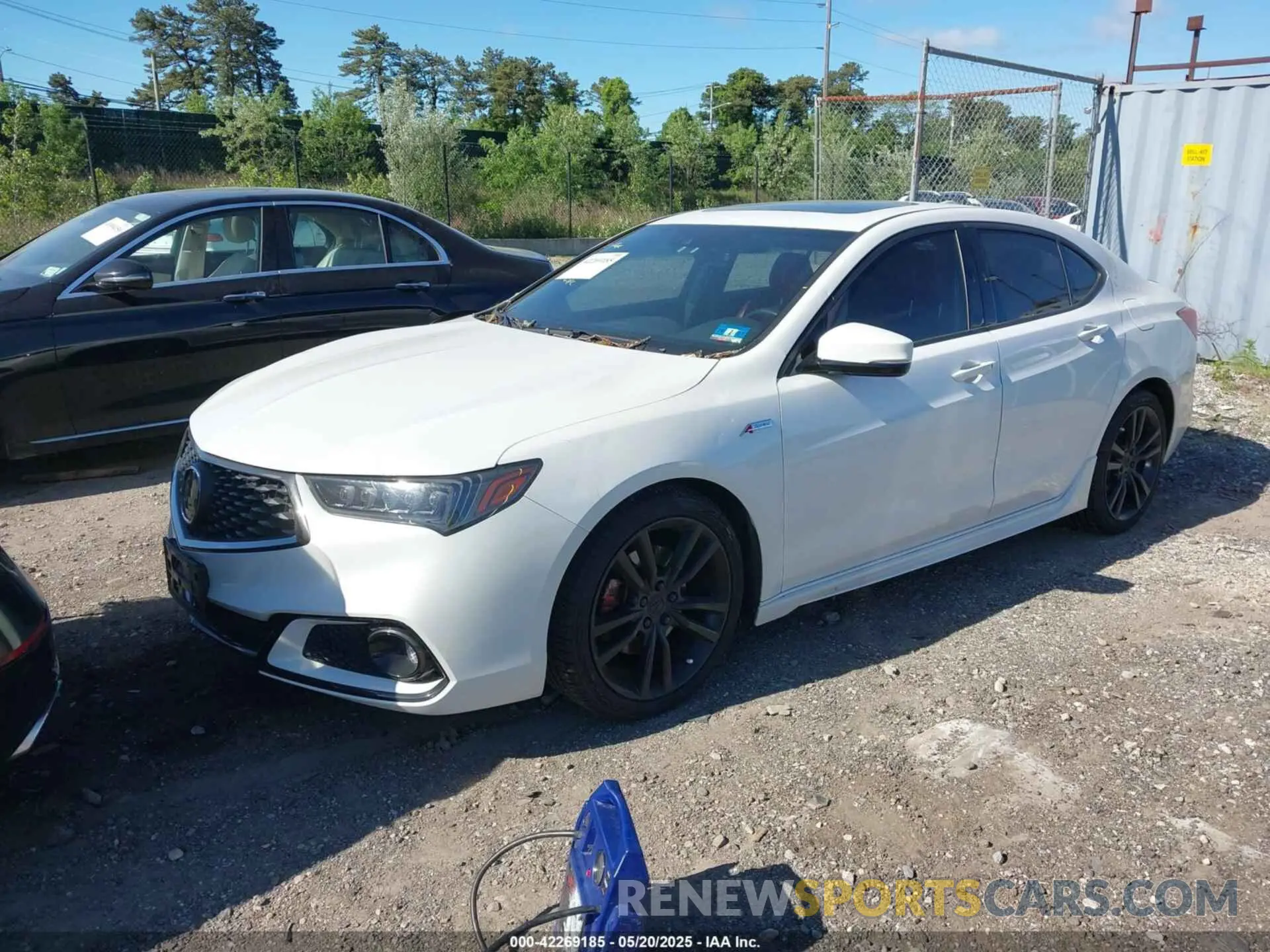 2 Photograph of a damaged car 19UUB1F64LA009815 ACURA TLX 2020