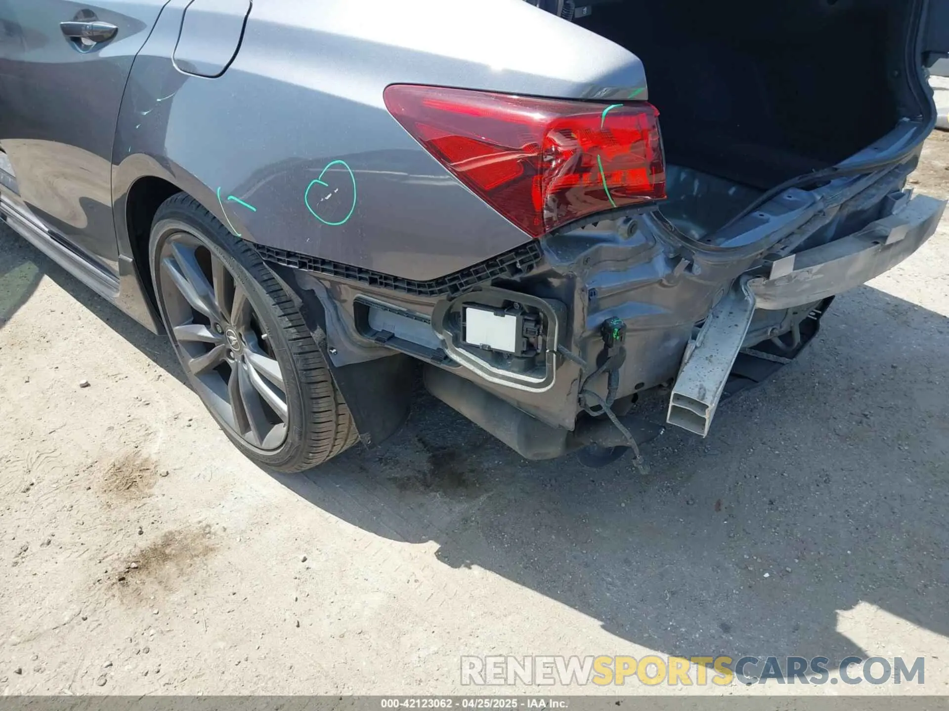 6 Photograph of a damaged car 19UUB1F66LA000520 ACURA TLX 2020