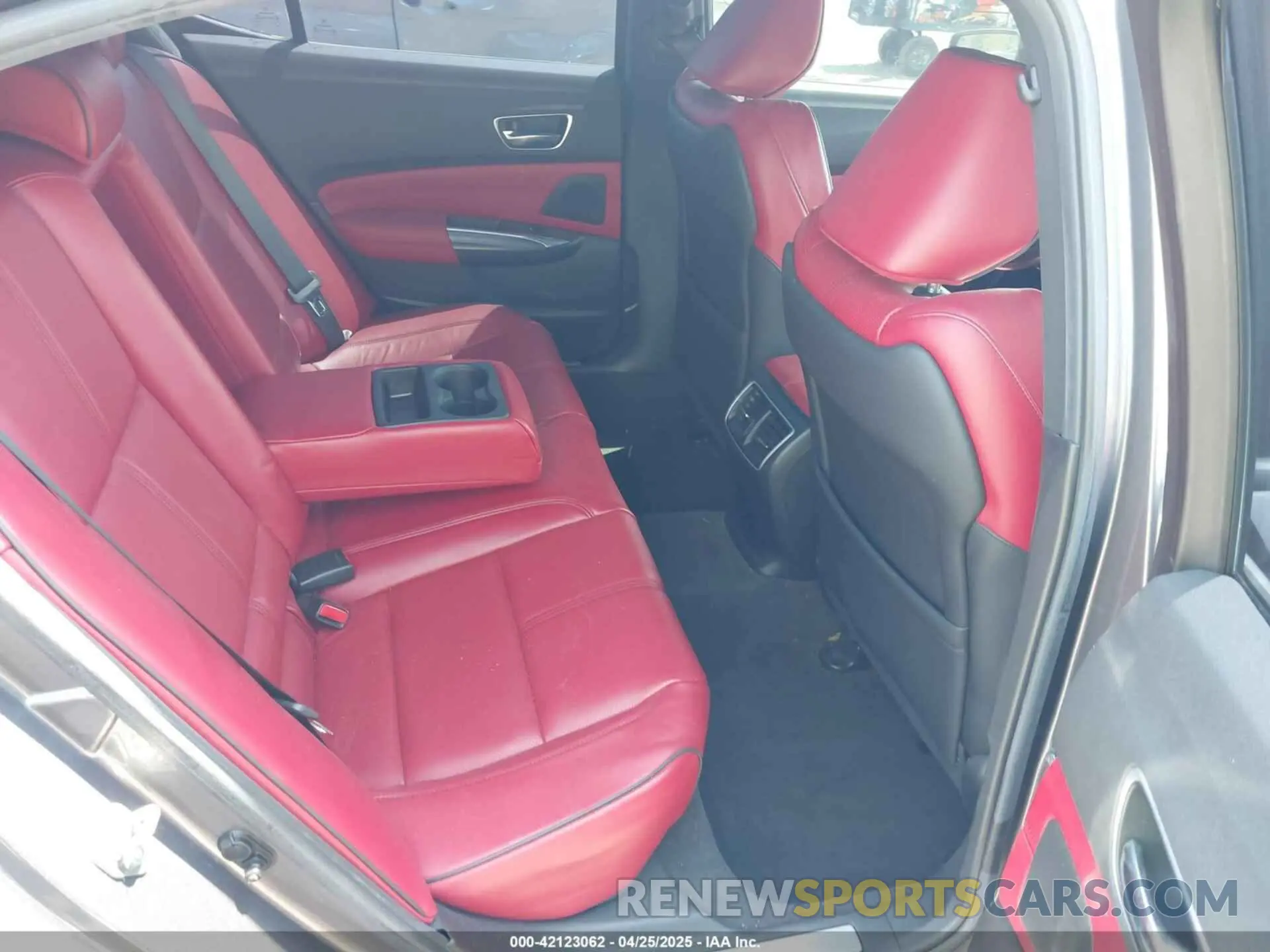 8 Photograph of a damaged car 19UUB1F66LA000520 ACURA TLX 2020