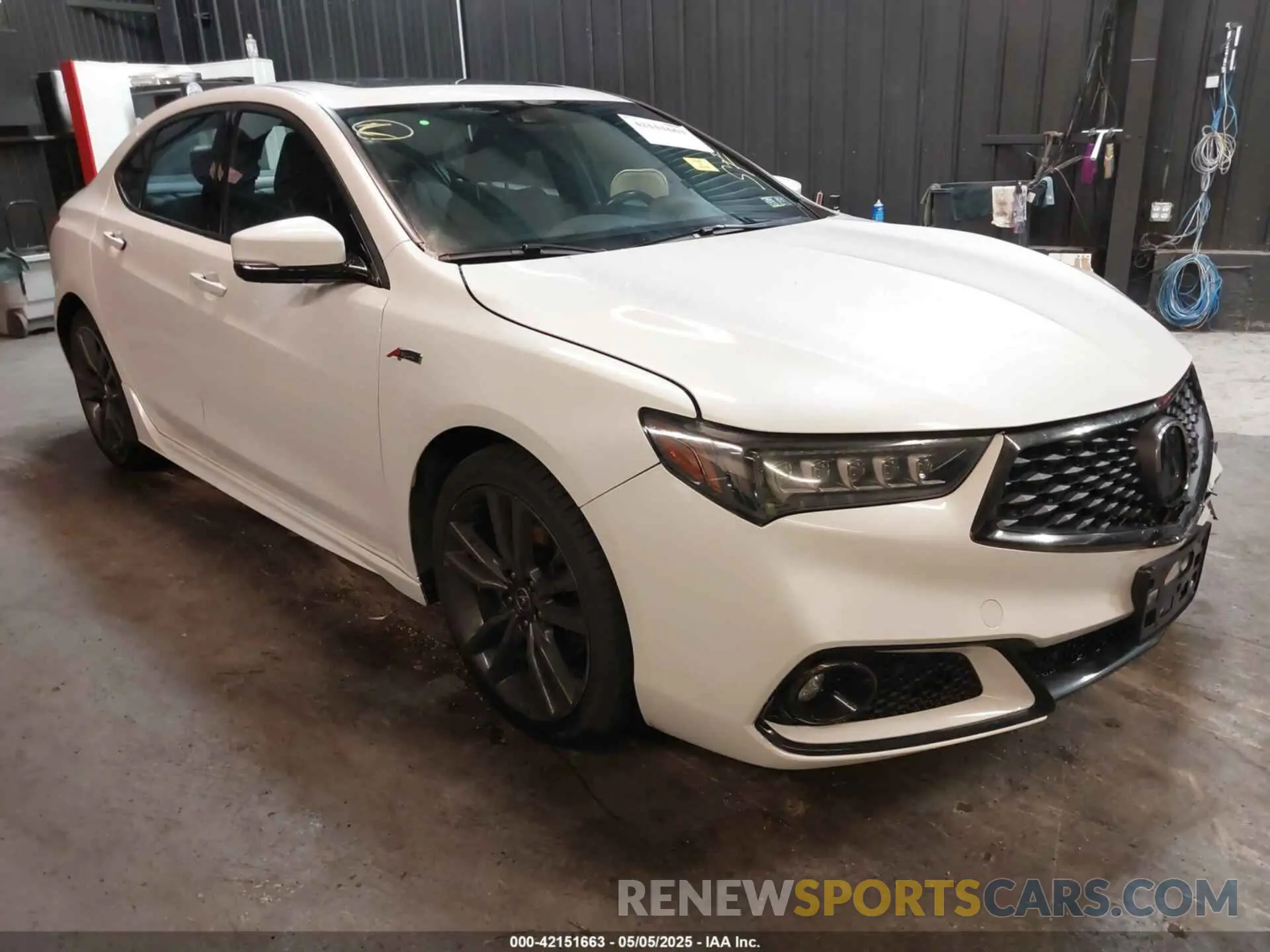 1 Photograph of a damaged car 19UUB1F66LA013039 ACURA TLX 2020