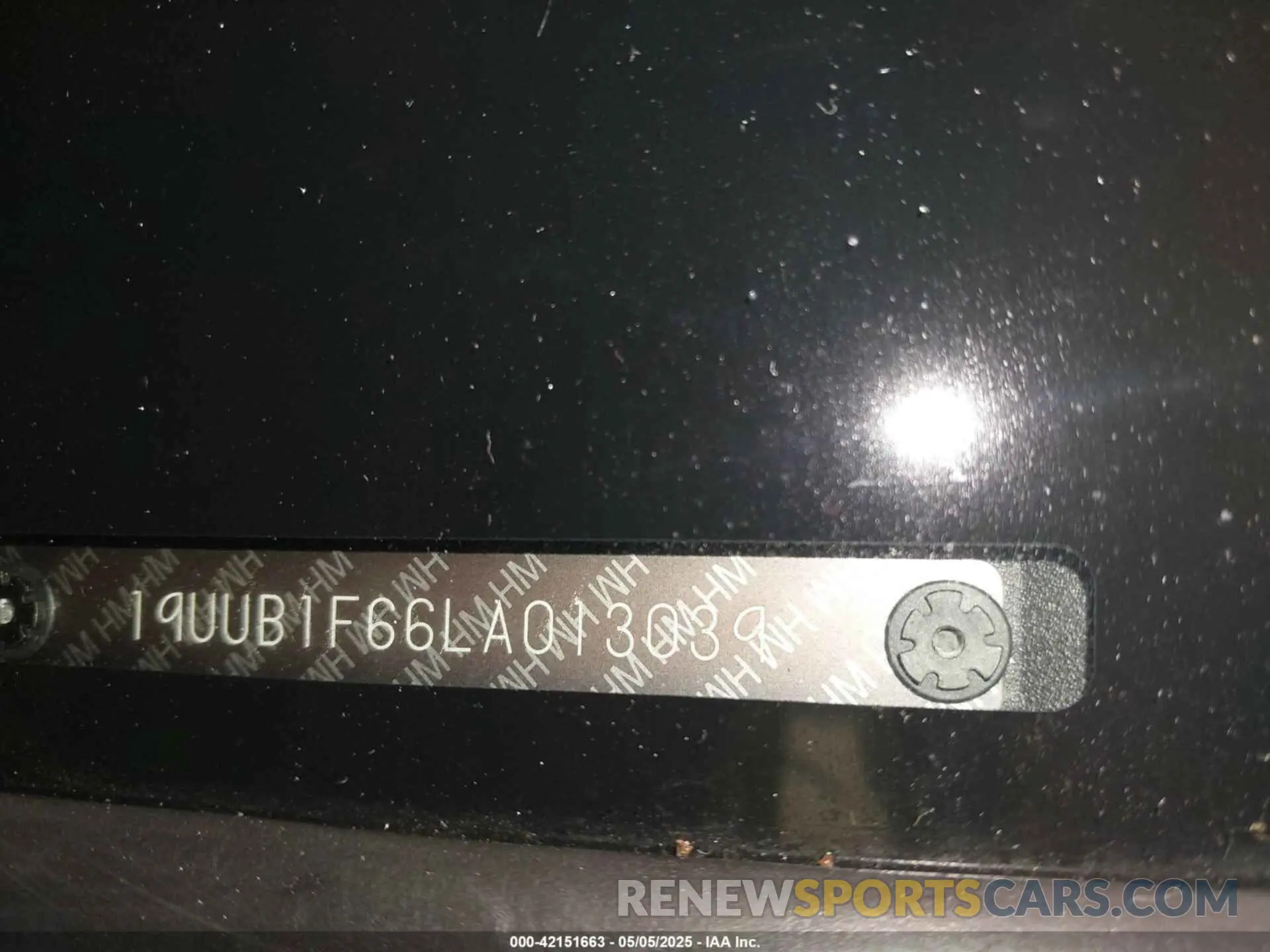 18 Photograph of a damaged car 19UUB1F66LA013039 ACURA TLX 2020