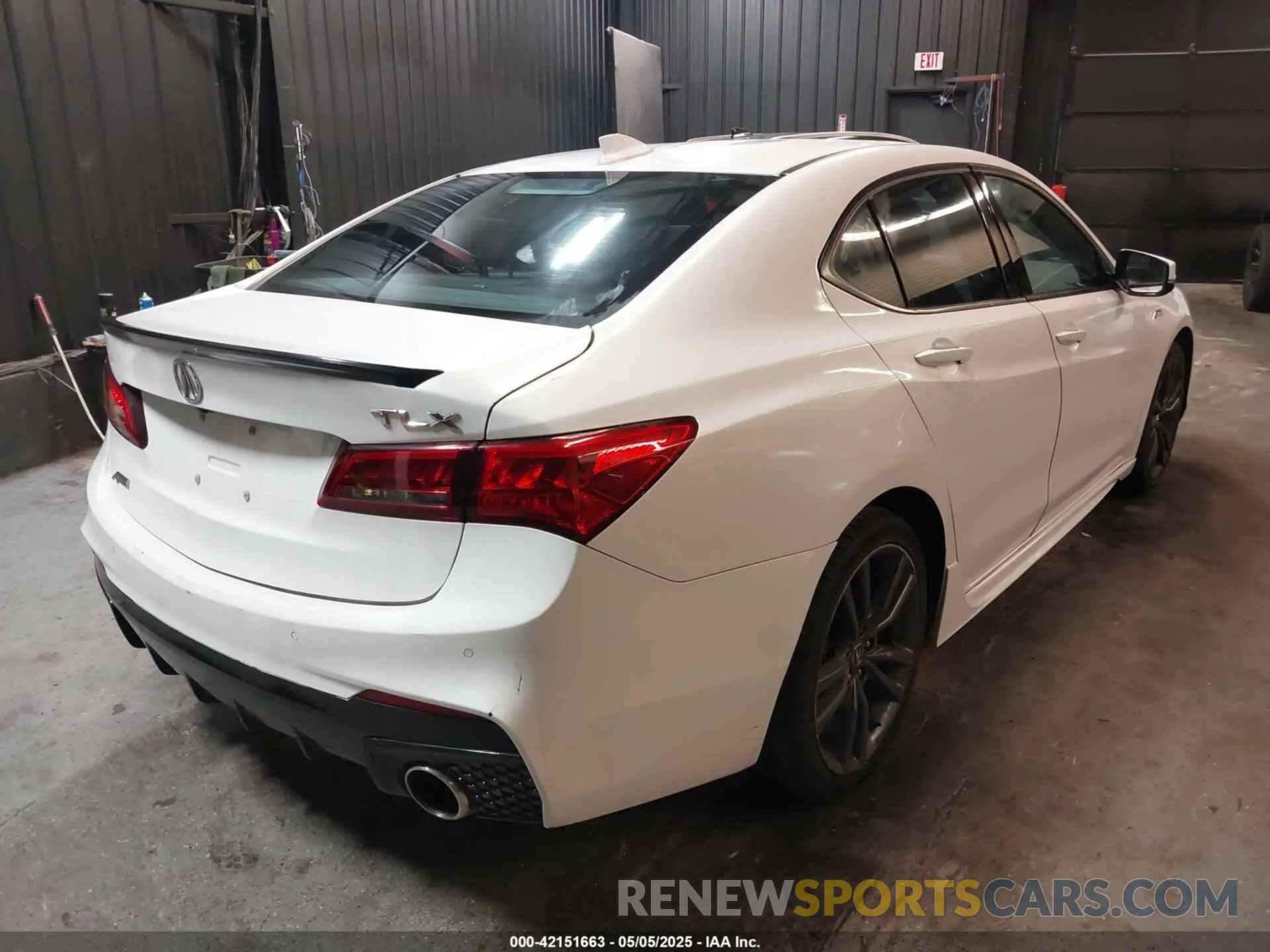 4 Photograph of a damaged car 19UUB1F66LA013039 ACURA TLX 2020