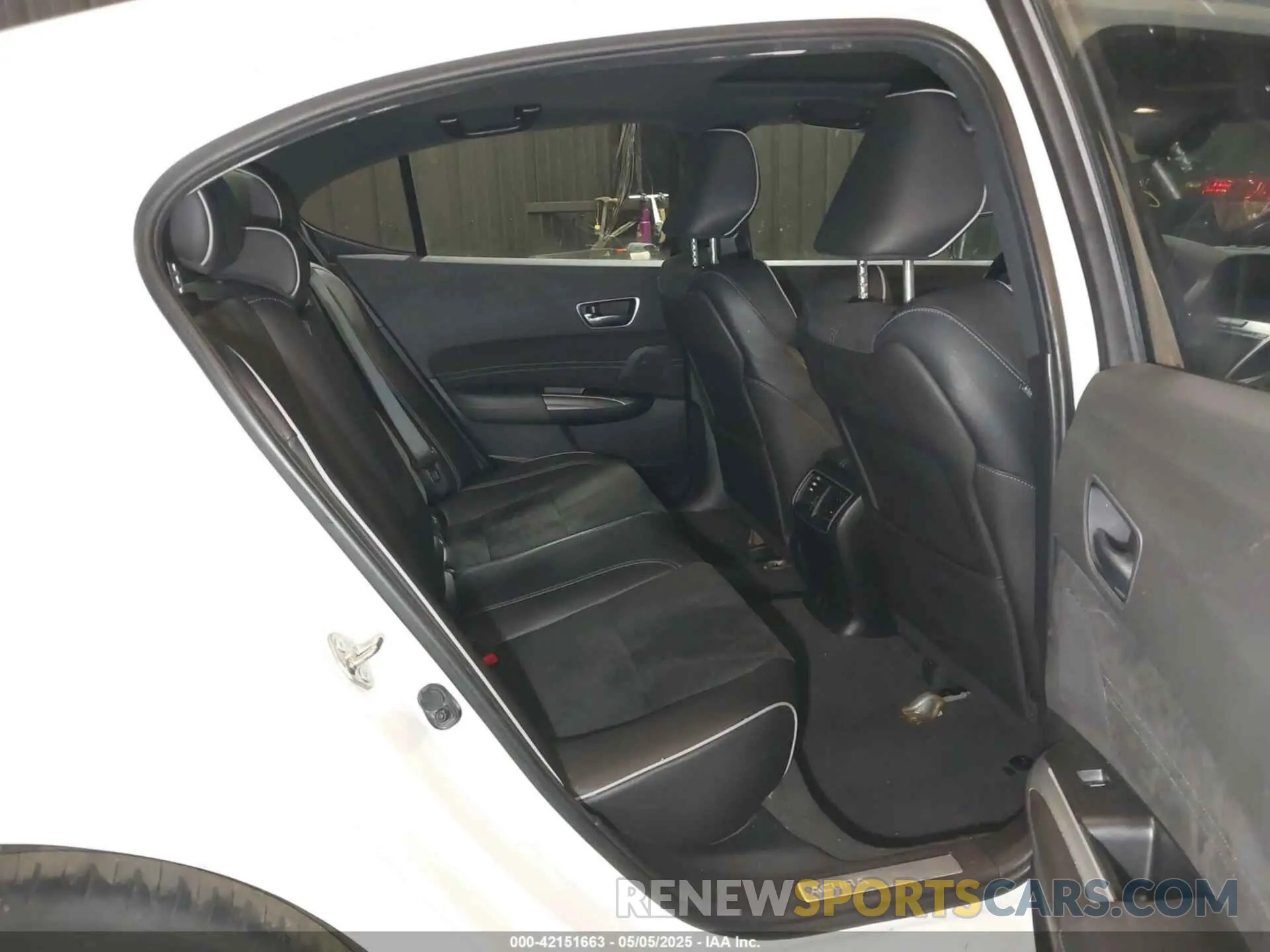 8 Photograph of a damaged car 19UUB1F66LA013039 ACURA TLX 2020