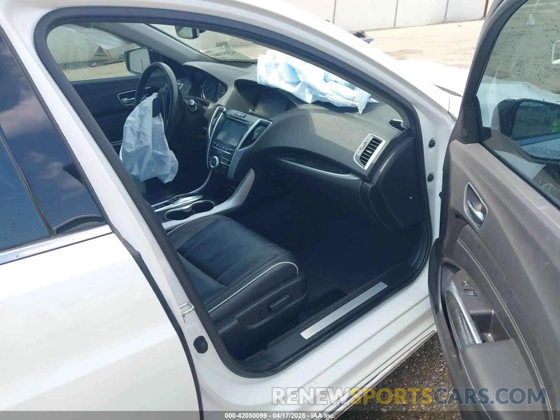 5 Photograph of a damaged car 19UUB2F43LA001094 ACURA TLX 2020