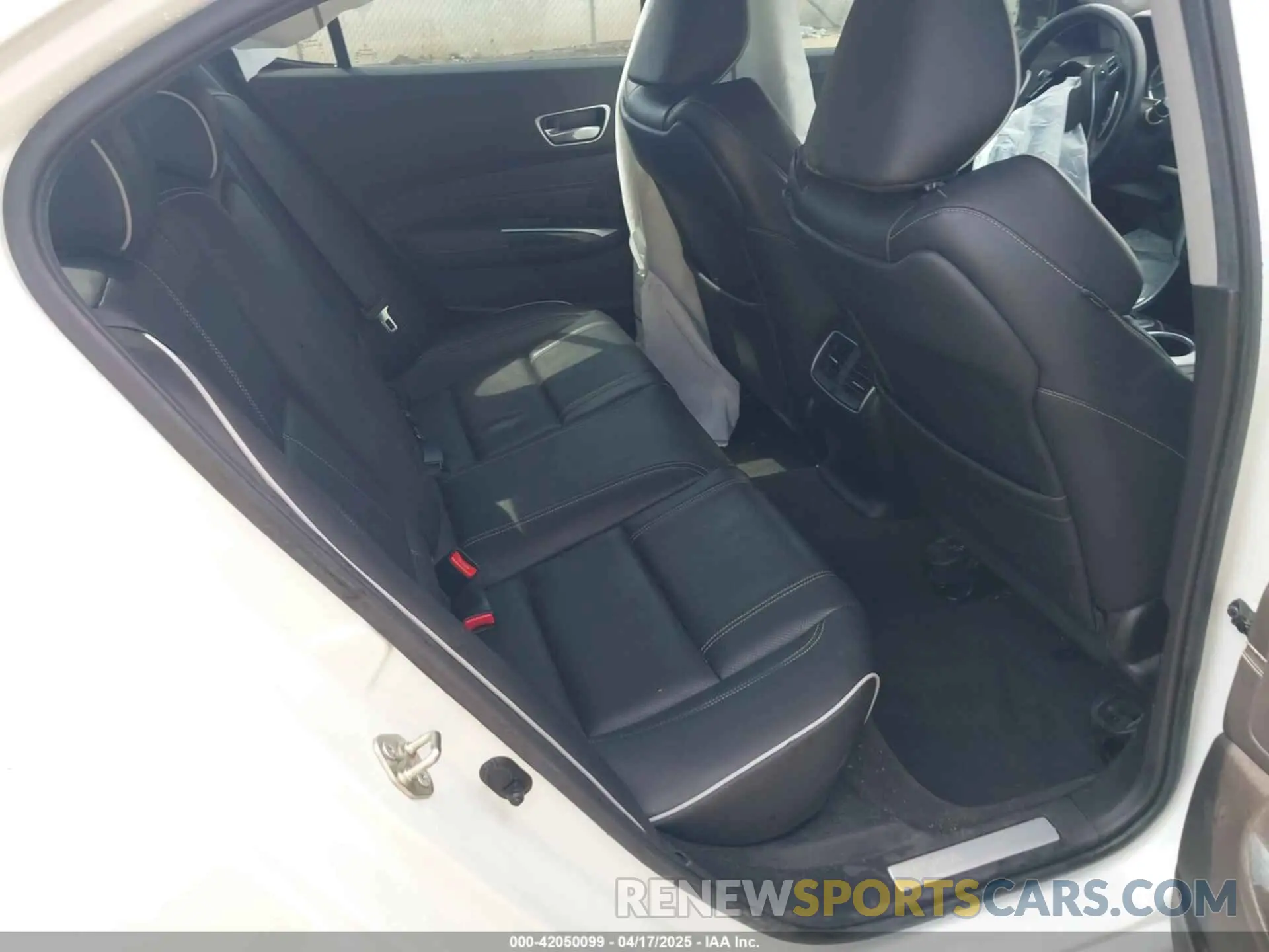 8 Photograph of a damaged car 19UUB2F43LA001094 ACURA TLX 2020