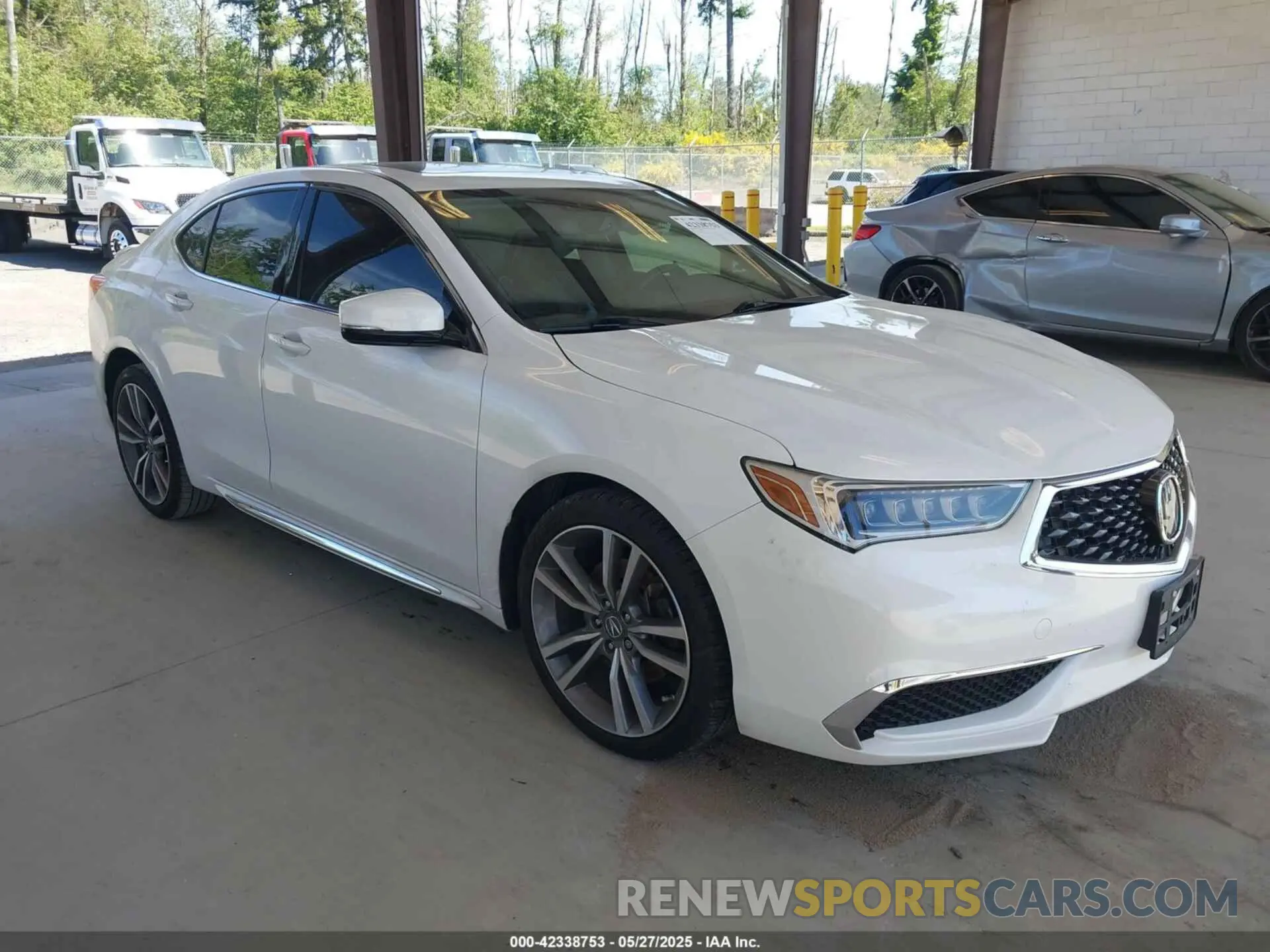 1 Photograph of a damaged car 19UUB2F45LA001274 ACURA TLX 2020