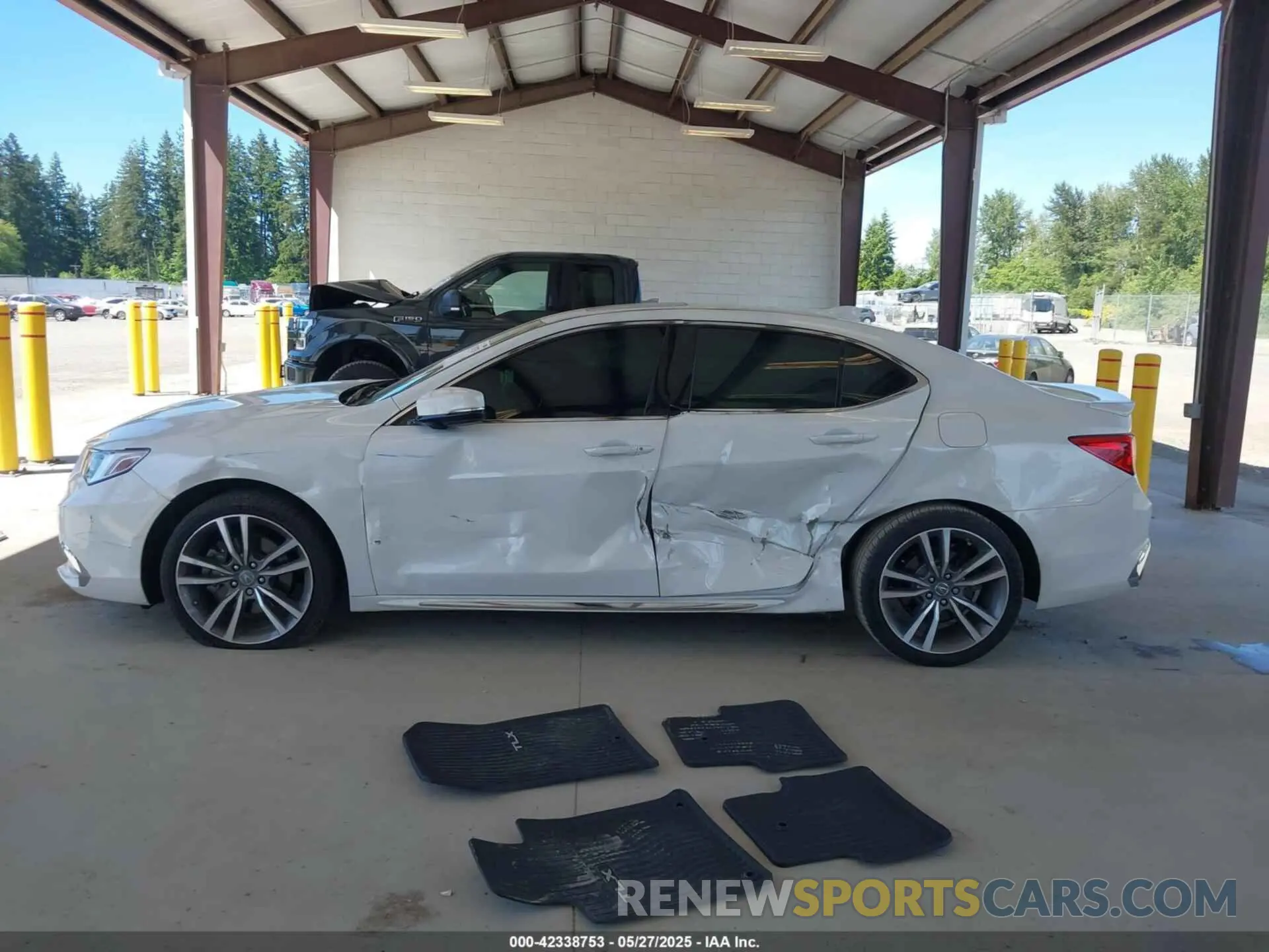 14 Photograph of a damaged car 19UUB2F45LA001274 ACURA TLX 2020