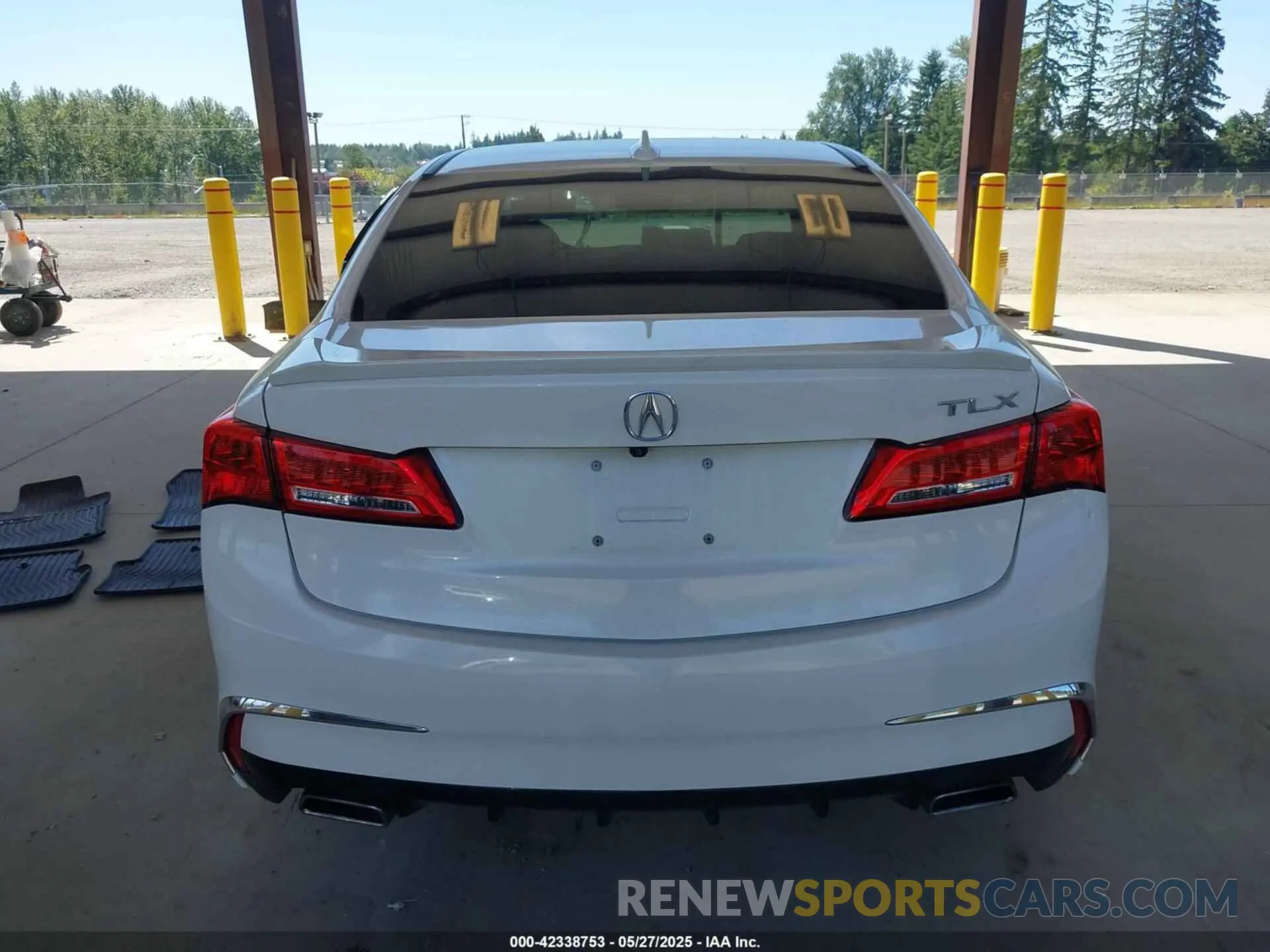 16 Photograph of a damaged car 19UUB2F45LA001274 ACURA TLX 2020