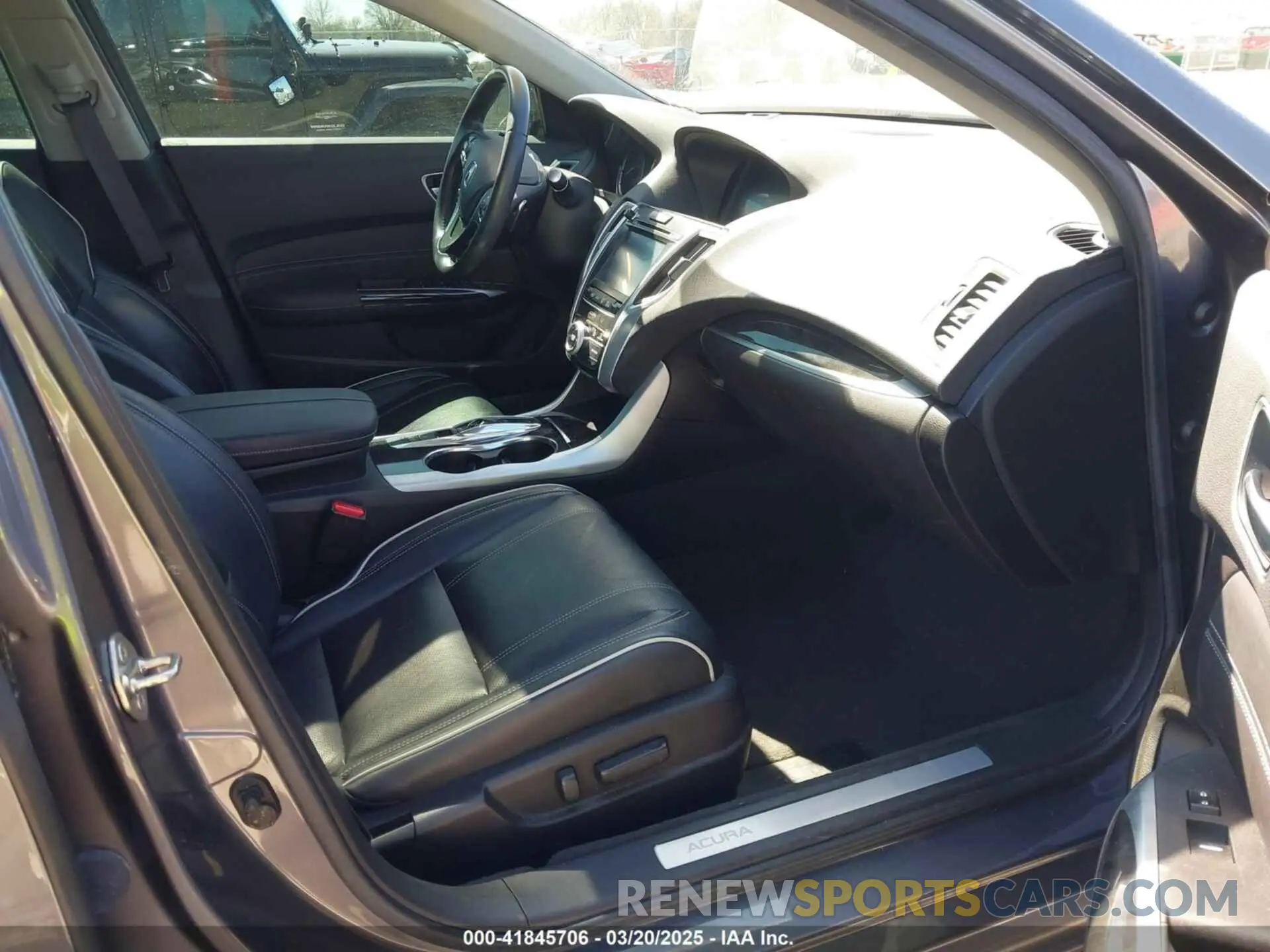 5 Photograph of a damaged car 19UUB2F48LA000569 ACURA TLX 2020