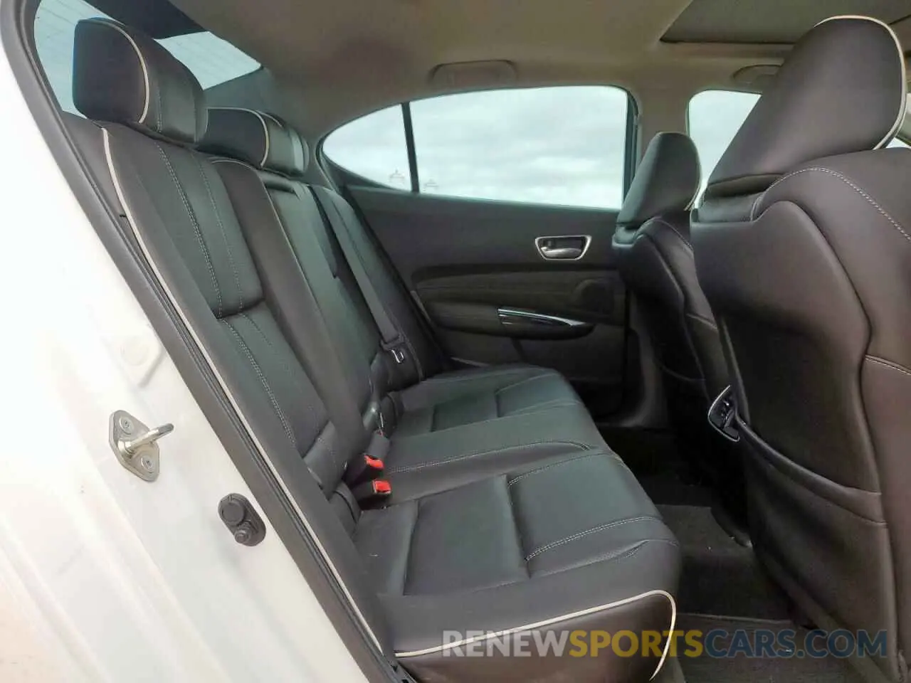 10 Photograph of a damaged car 19UUB2F48LA001074 ACURA TLX 2020