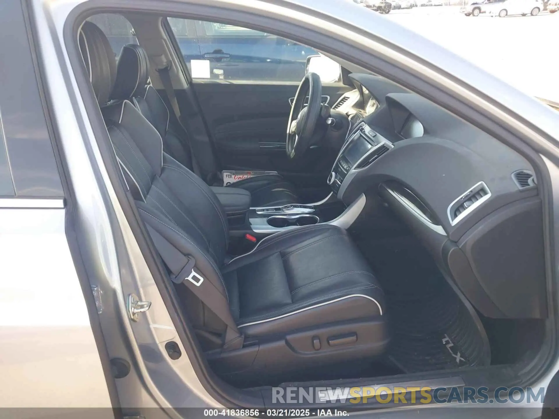 5 Photograph of a damaged car 19UUB2F4XLA002467 ACURA TLX 2020