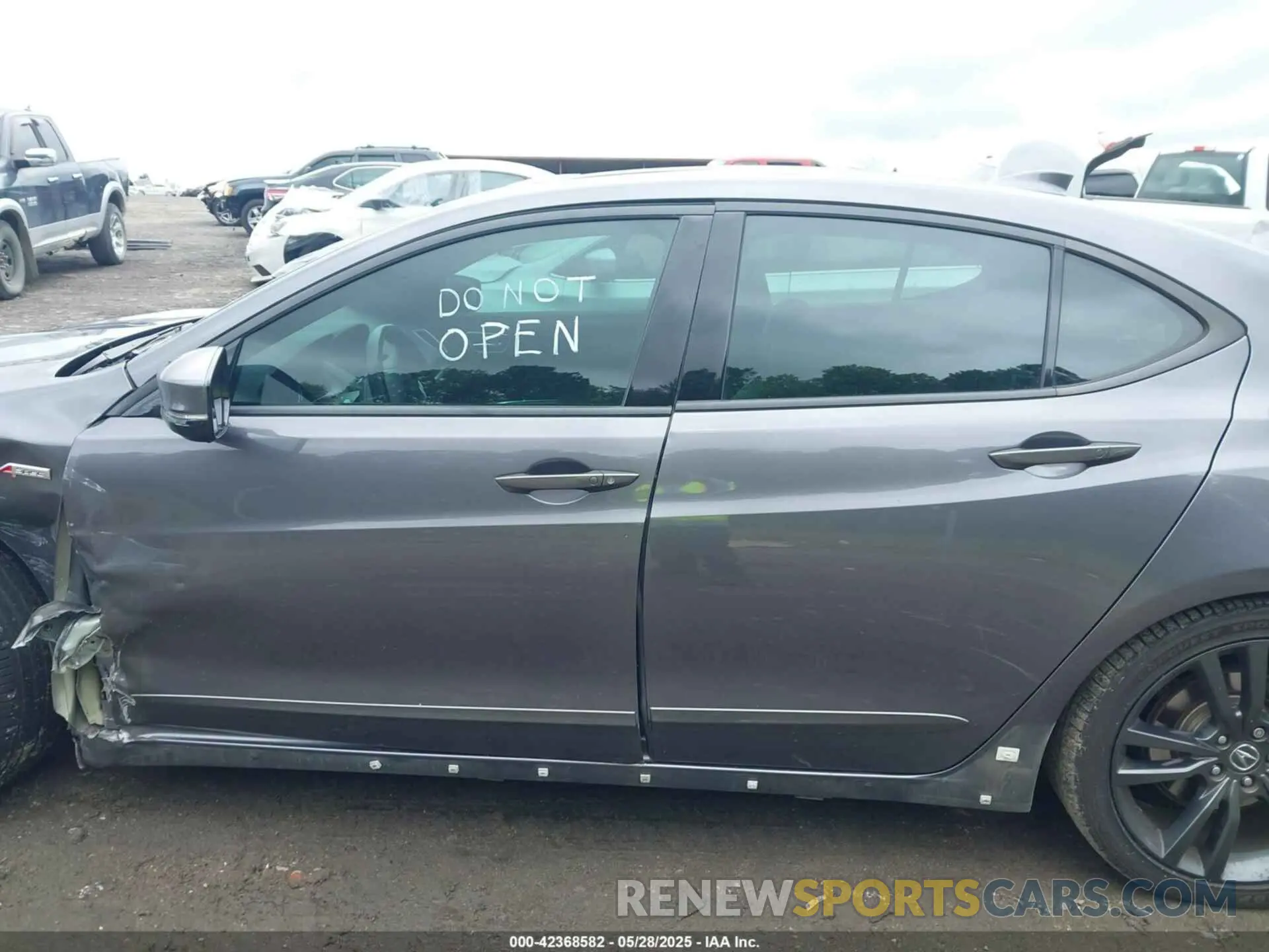 14 Photograph of a damaged car 19UUB2F64LA005351 ACURA TLX 2020