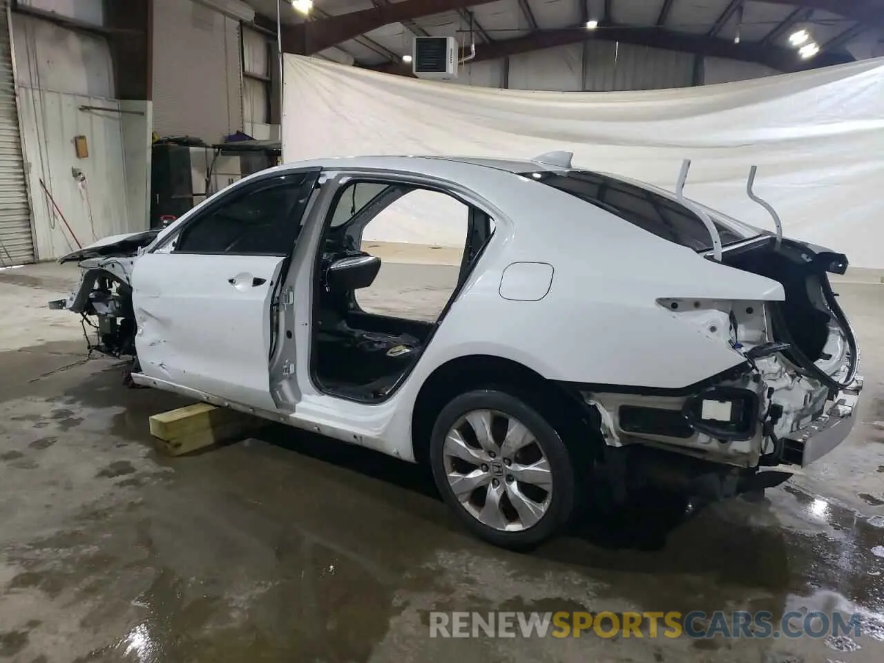 2 Photograph of a damaged car 19UUB2F68LA005790 ACURA TLX 2020