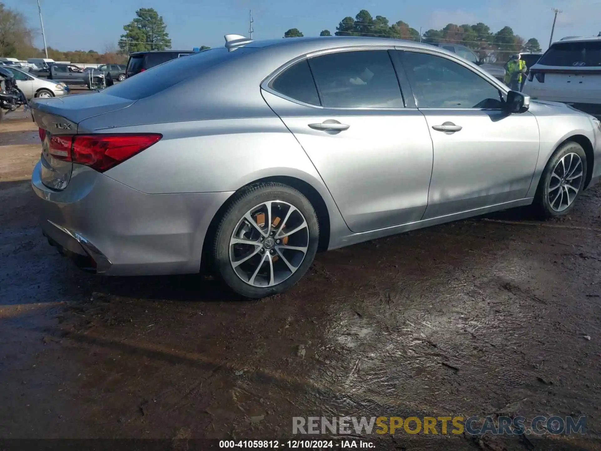 4 Photograph of a damaged car 19UUB3F34LA001828 ACURA TLX 2020