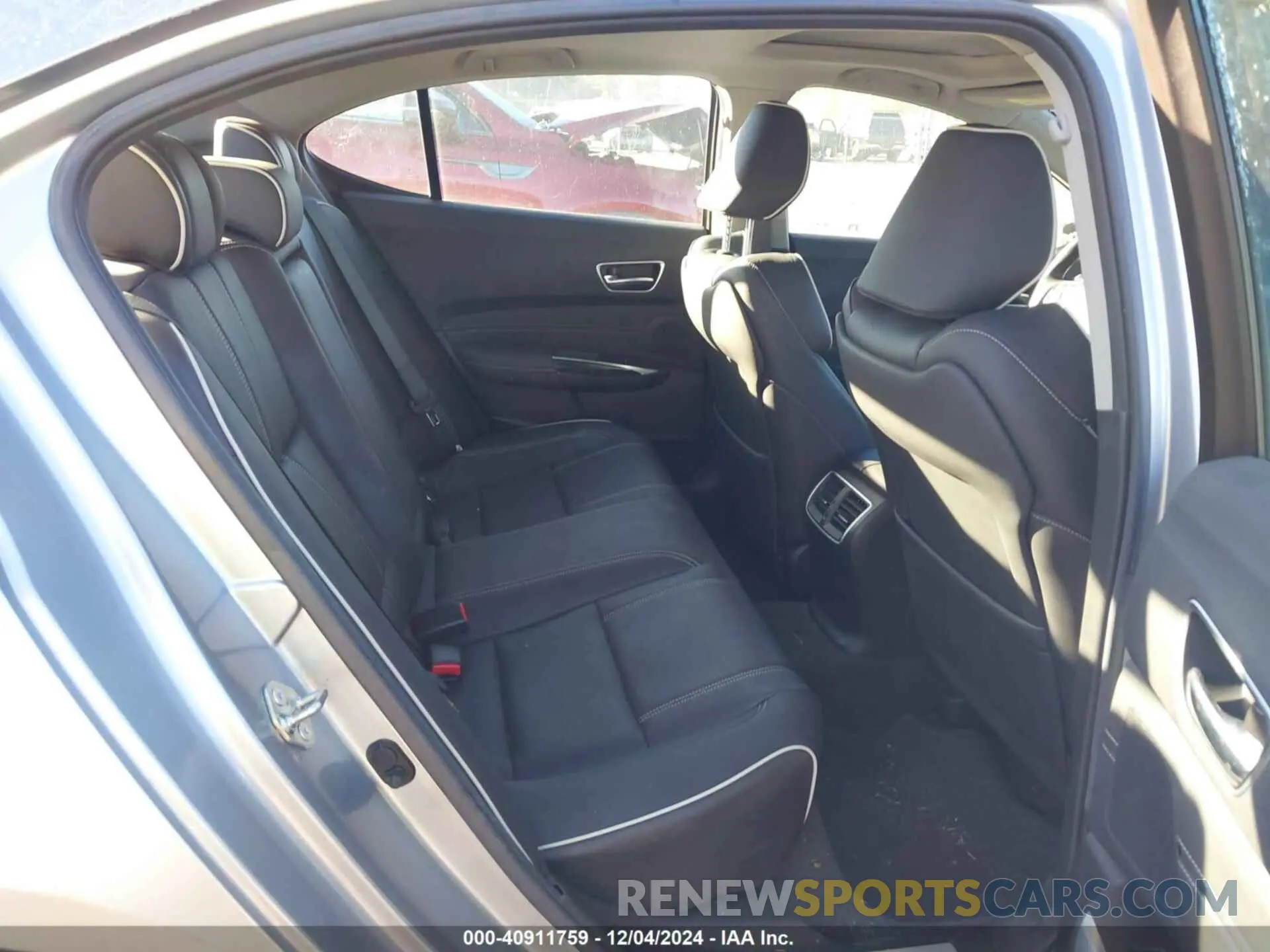 8 Photograph of a damaged car 19UUB3F43LA003322 ACURA TLX 2020