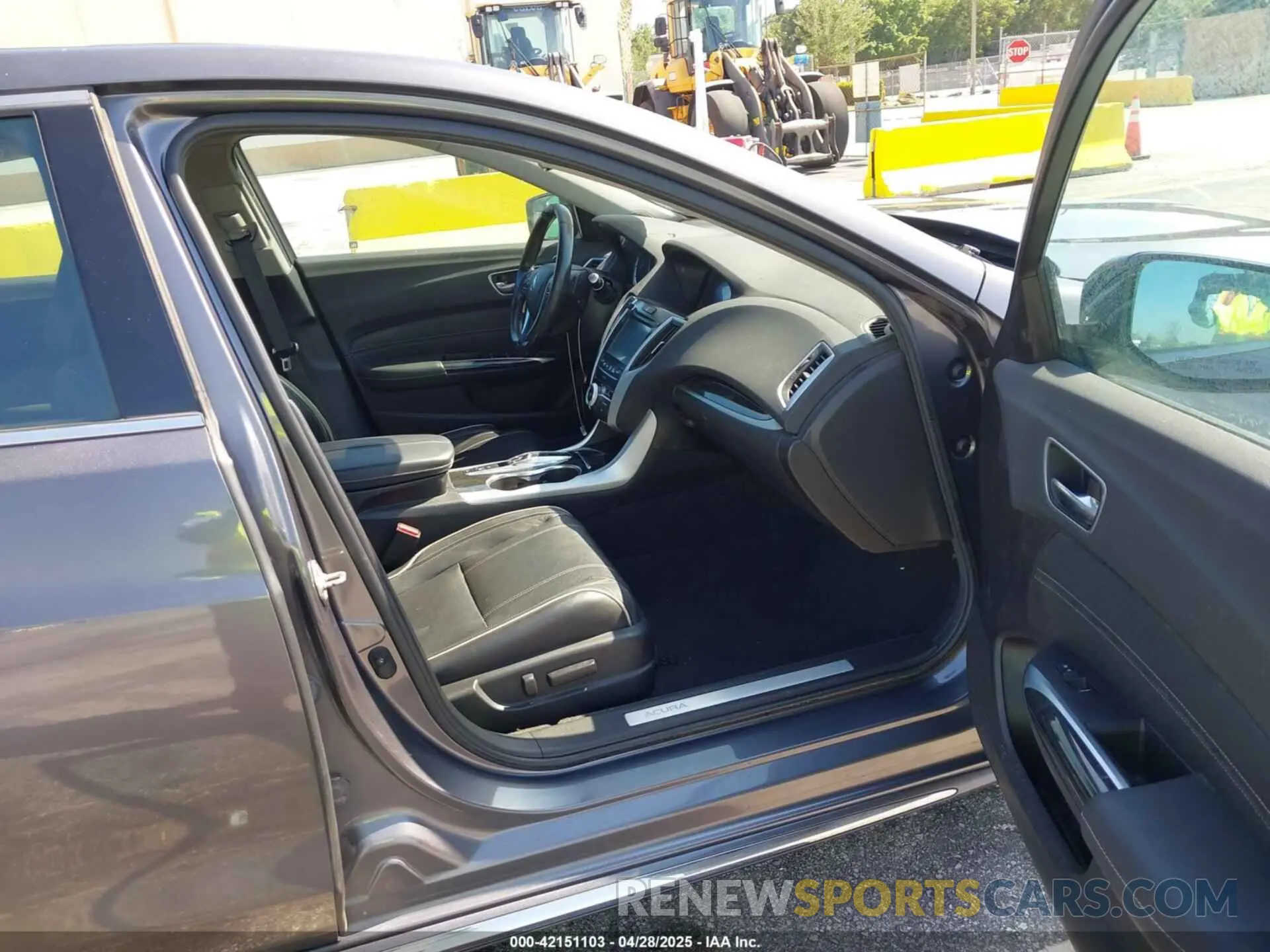 5 Photograph of a damaged car 19UUB3F4XLA000269 ACURA TLX 2020