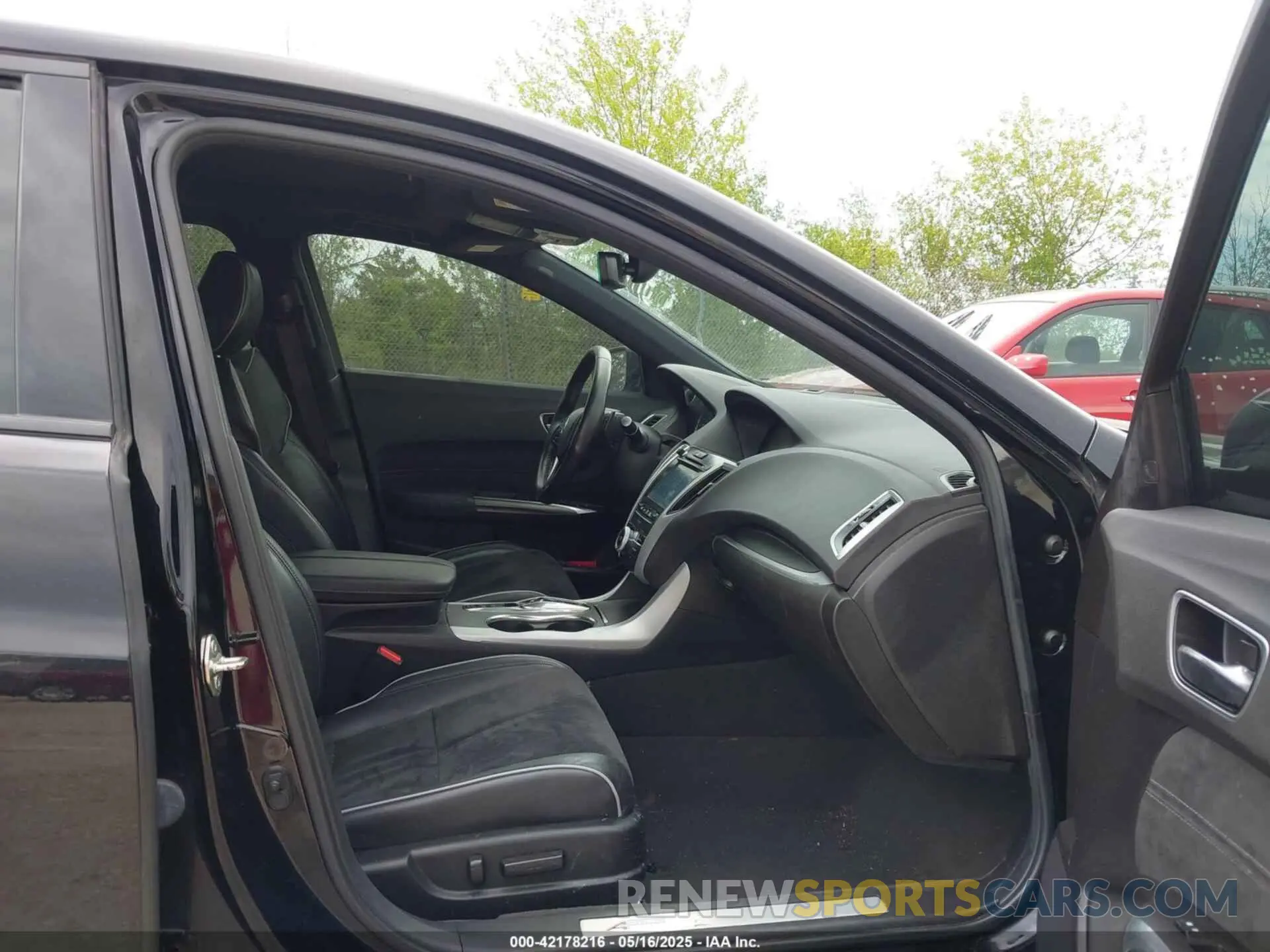 5 Photograph of a damaged car 19UUB3F60LA002856 ACURA TLX 2020