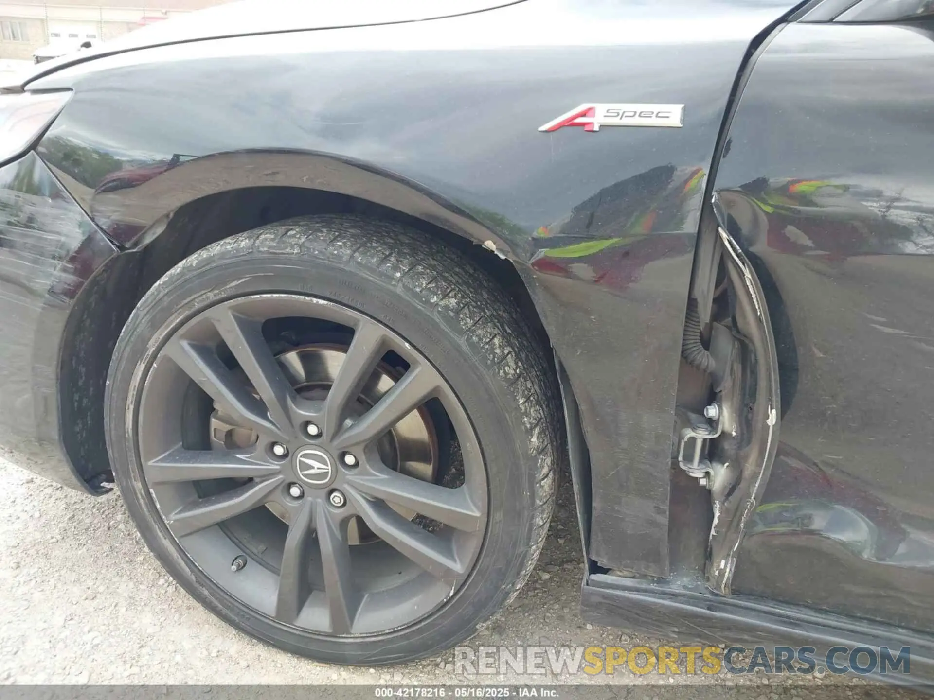 6 Photograph of a damaged car 19UUB3F60LA002856 ACURA TLX 2020