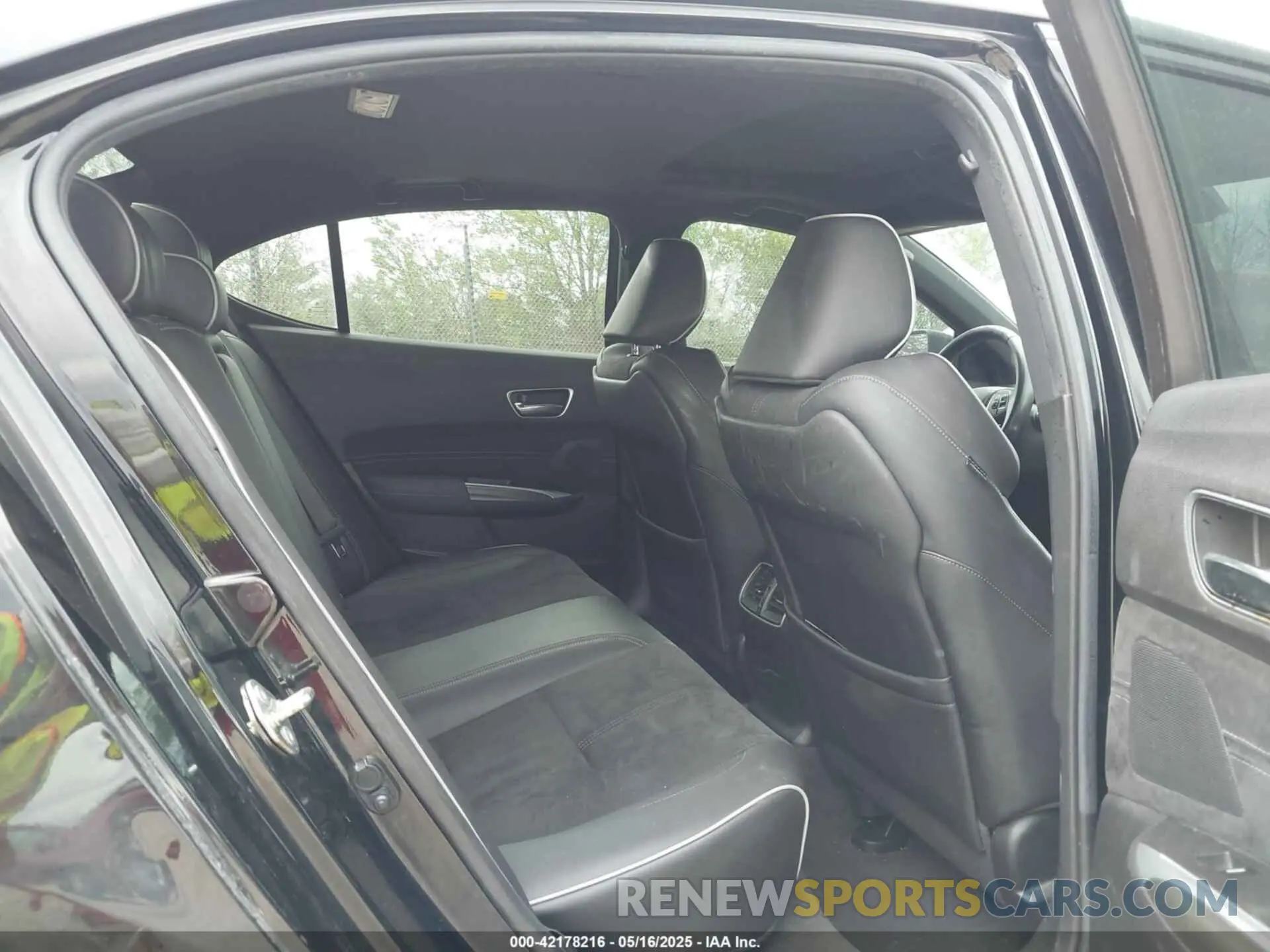 8 Photograph of a damaged car 19UUB3F60LA002856 ACURA TLX 2020