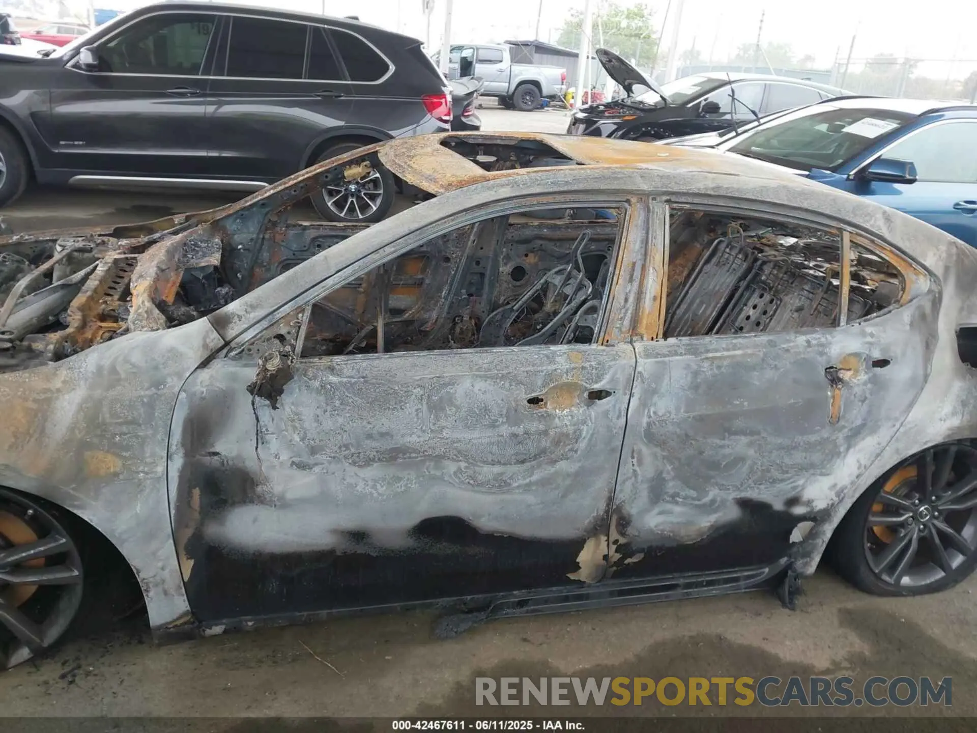 11 Photograph of a damaged car 19UUB3F67LA002143 ACURA TLX 2020