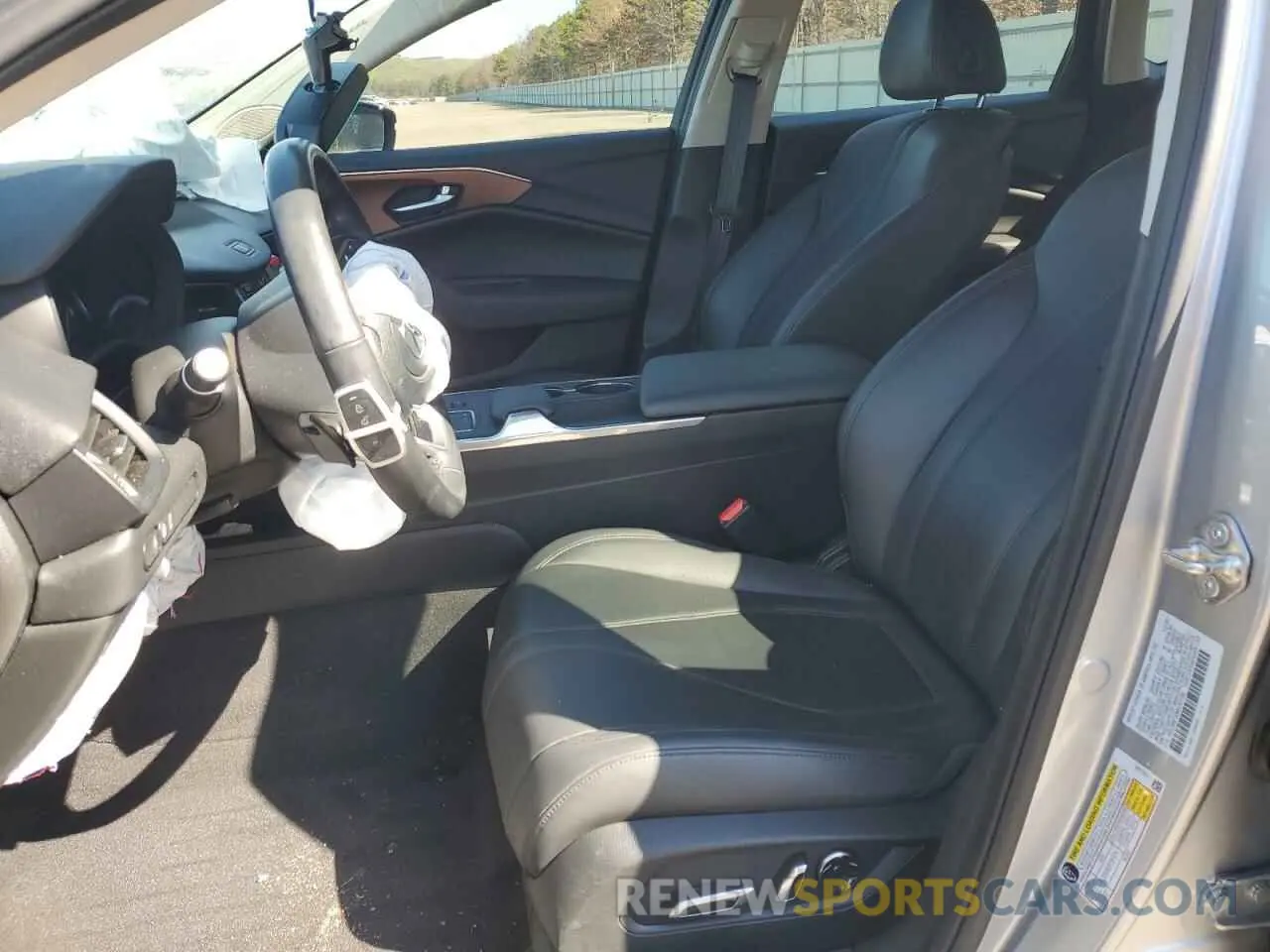 7 Photograph of a damaged car 19UUB5F30MA003198 ACURA TLX 2021