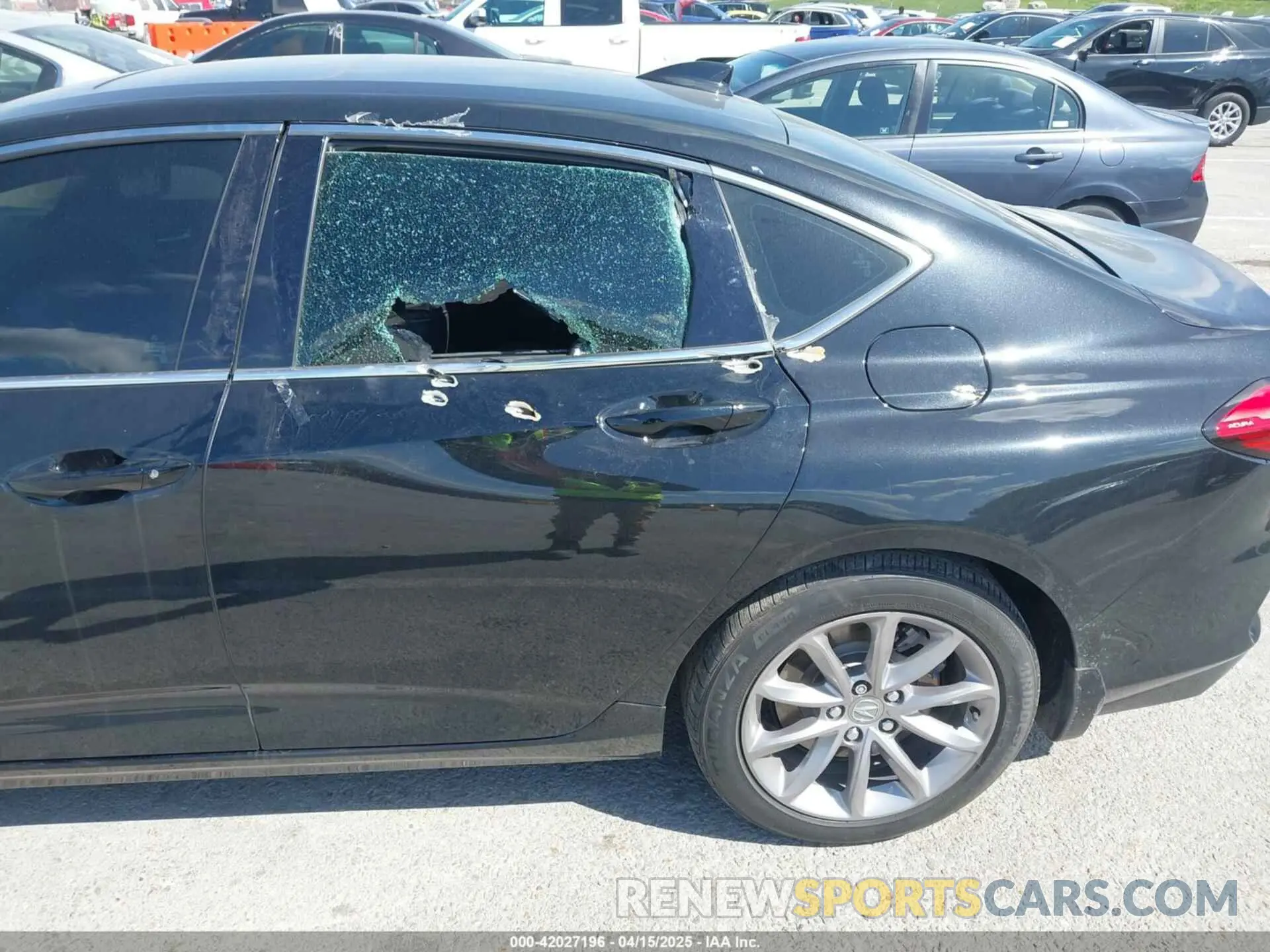 6 Photograph of a damaged car 19UUB5F31MA011651 ACURA TLX 2021