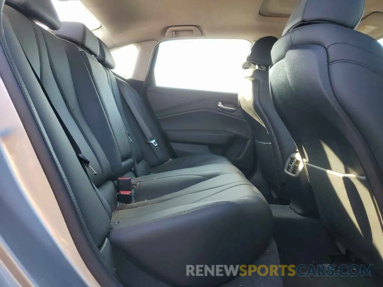 10 Photograph of a damaged car 19UUB5F31MA011939 ACURA TLX 2021