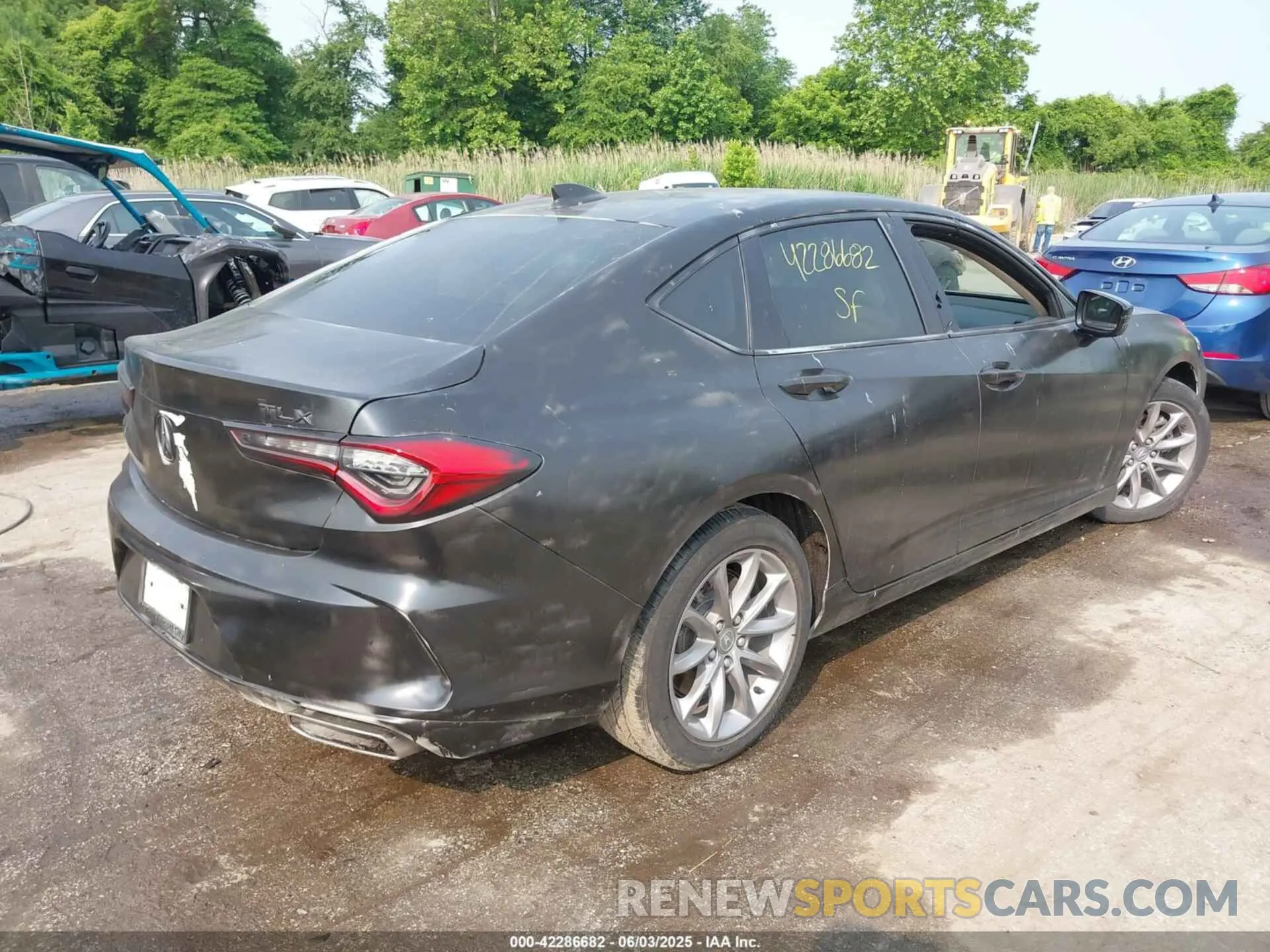 4 Photograph of a damaged car 19UUB5F36MA000807 ACURA TLX 2021