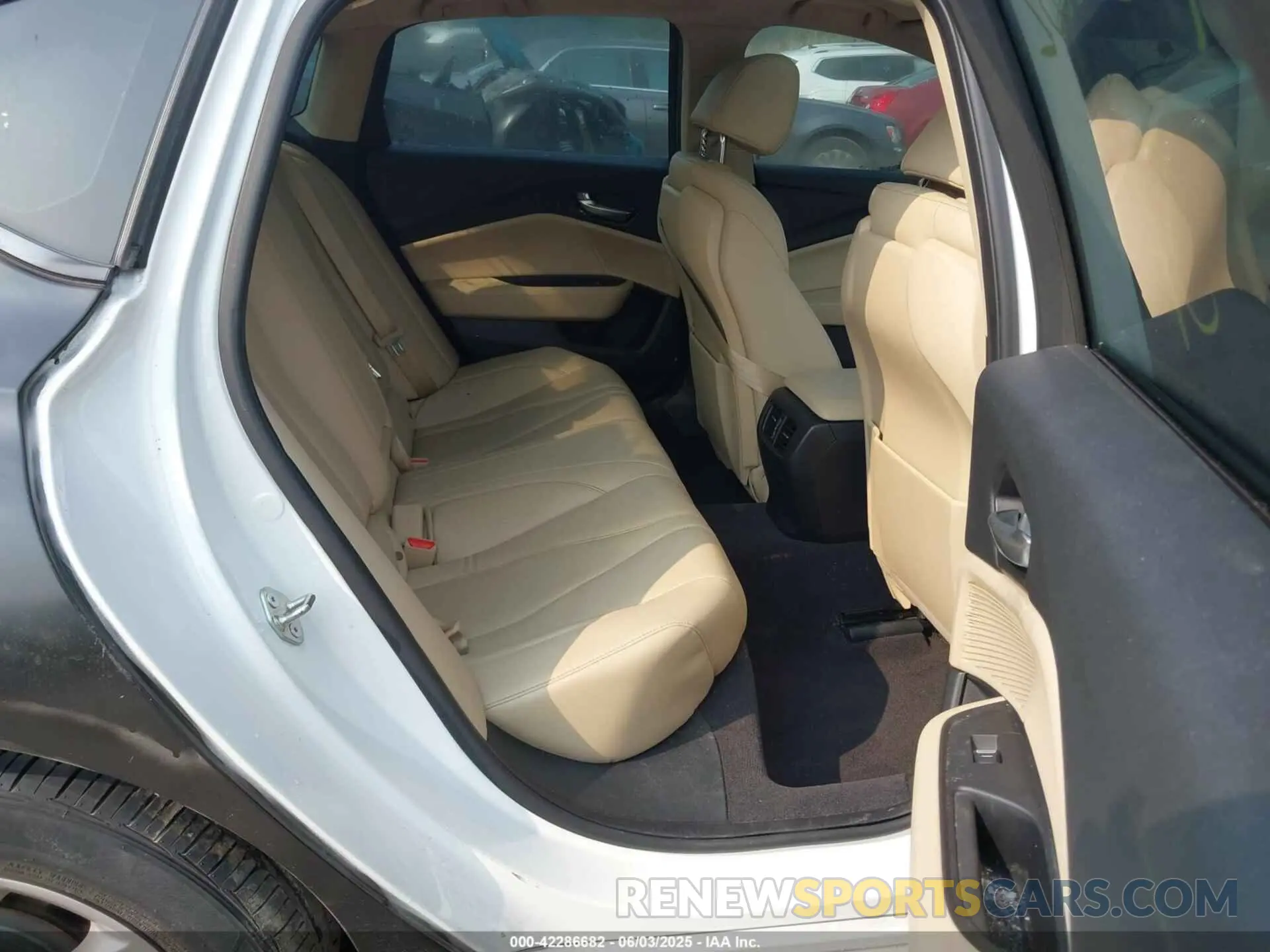 8 Photograph of a damaged car 19UUB5F36MA000807 ACURA TLX 2021
