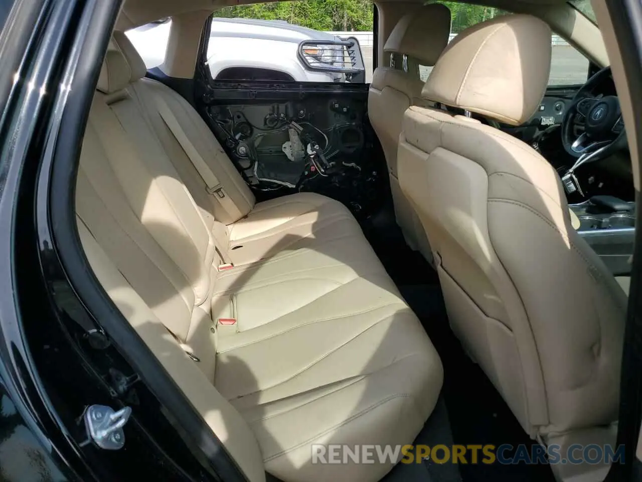 10 Photograph of a damaged car 19UUB5F38MA004163 ACURA TLX 2021