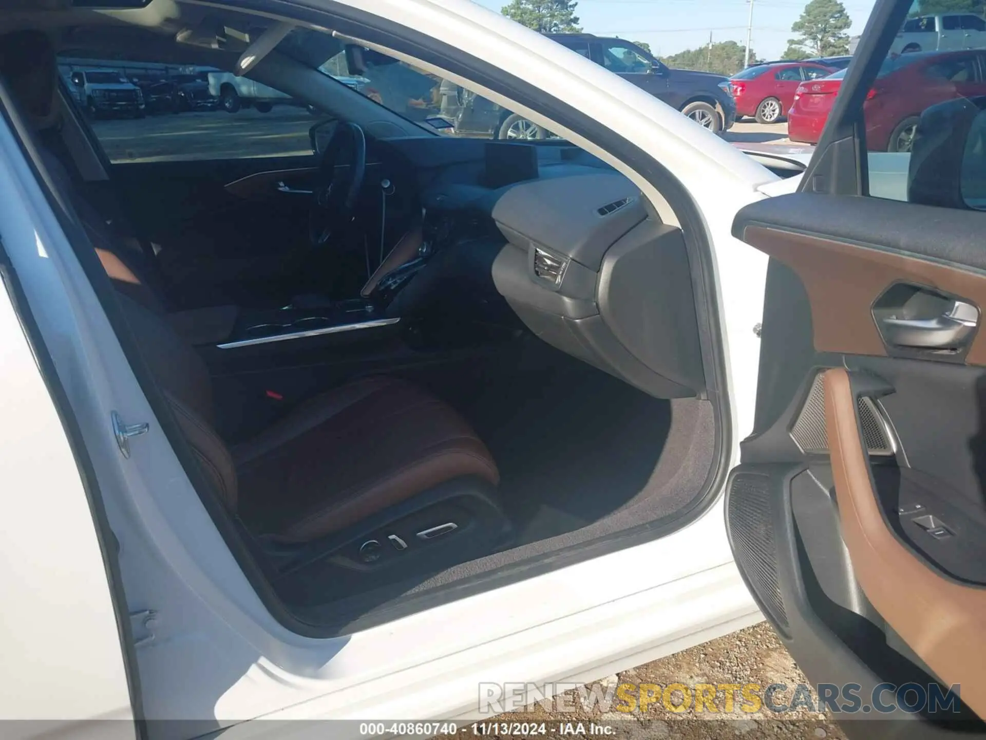 5 Photograph of a damaged car 19UUB5F42MA014115 ACURA TLX 2021