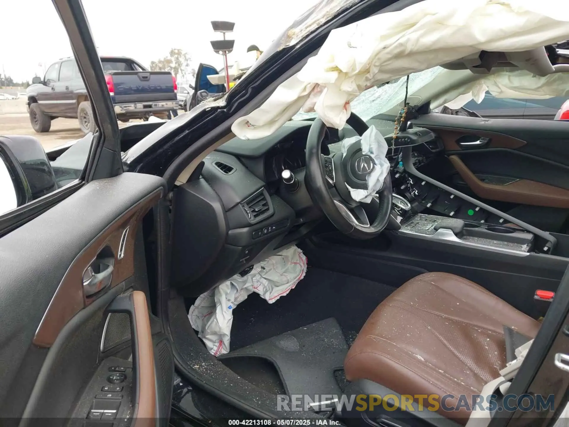 5 Photograph of a damaged car 19UUB5F46MA010200 ACURA TLX 2021