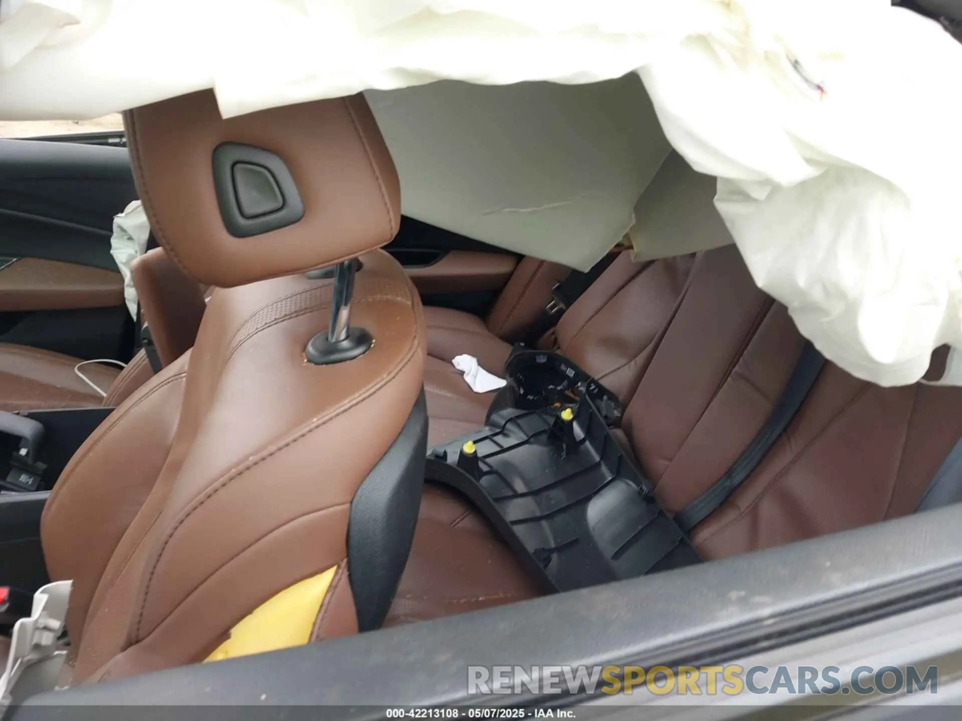 8 Photograph of a damaged car 19UUB5F46MA010200 ACURA TLX 2021